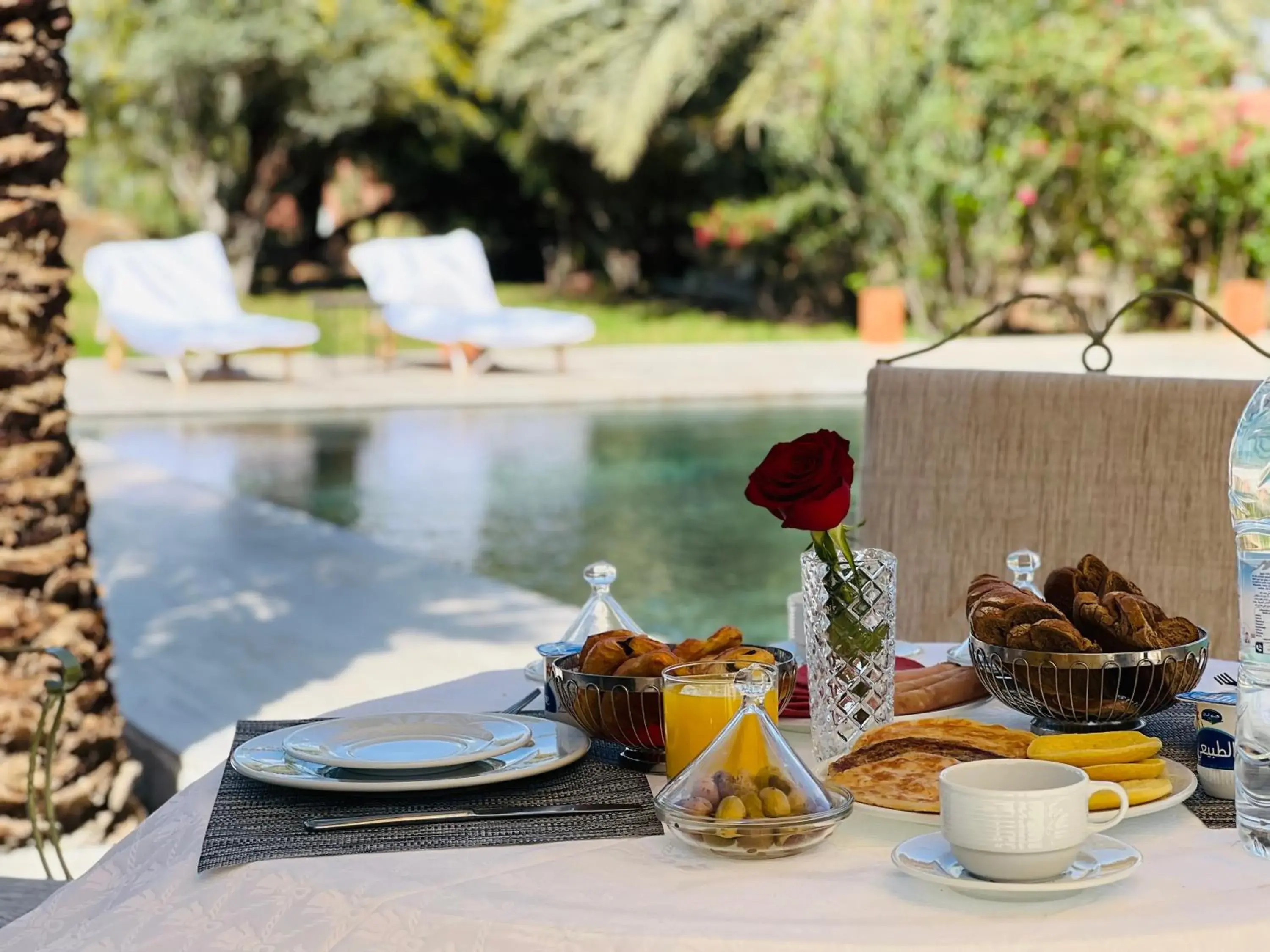 Swimming pool in Pavillon du Golf -Palmeraie suites