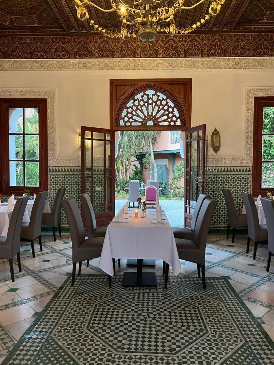 Dining area in Pavillon du Golf - Palmeraie suites