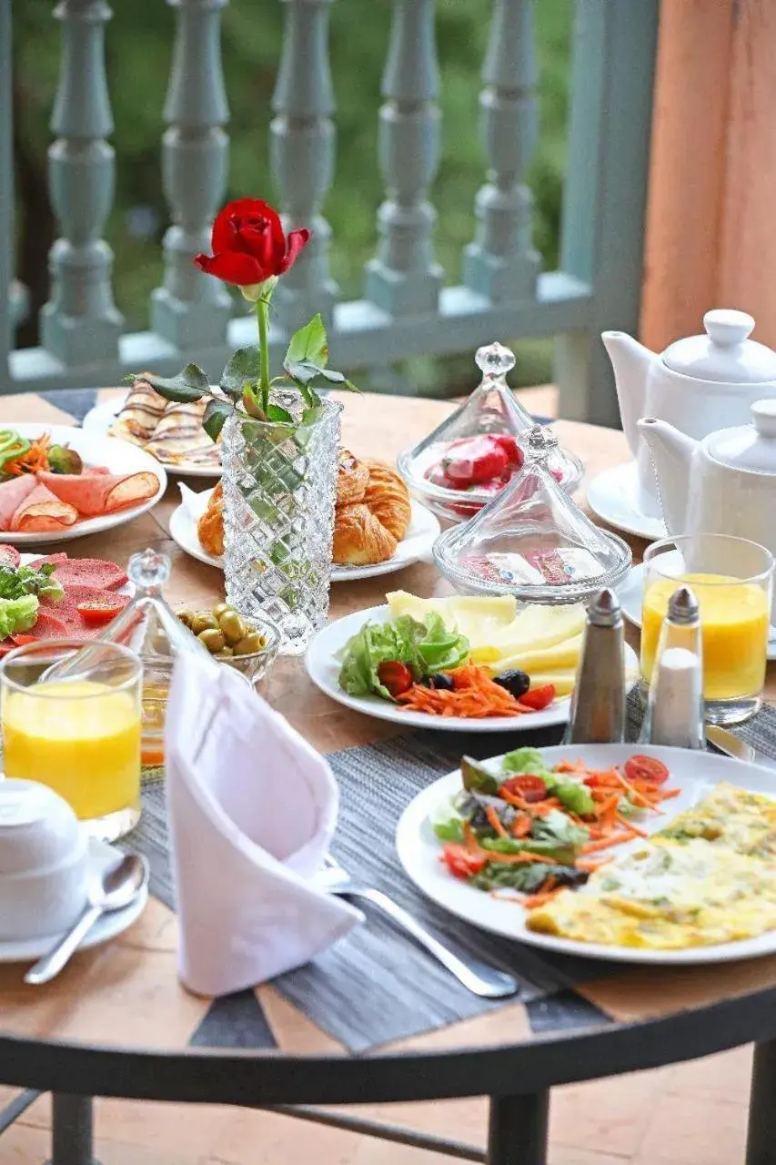 Food in Pavillon du Golf - Palmeraie suites Food in Pavillon du Golf - Palmeraie suites