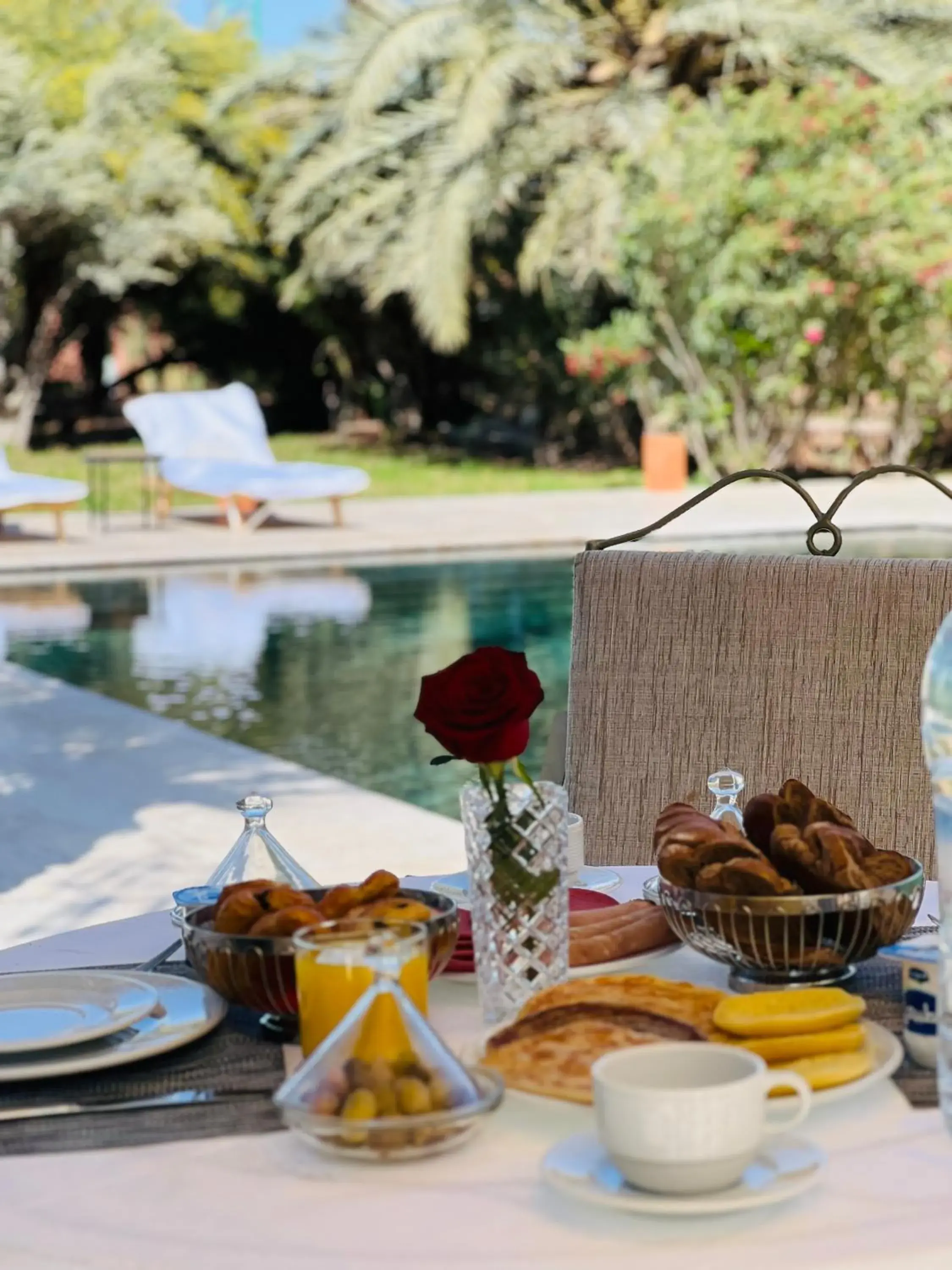 Swimming pool in Pavillon du Golf -Palmeraie suites