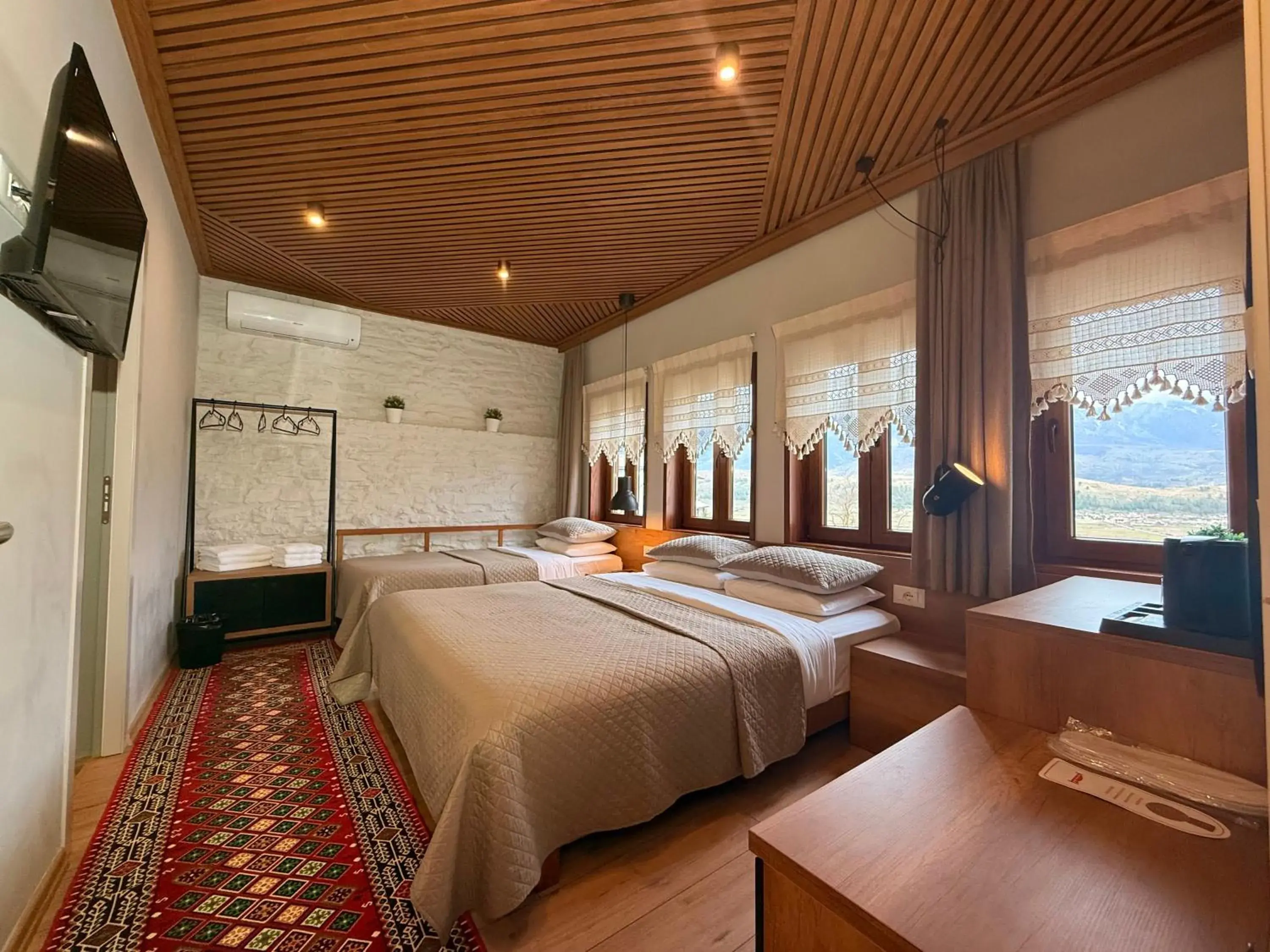 Superior Triple Room in The Stone Sky Hotel Superior Triple Room in The Stone Sky Hotel