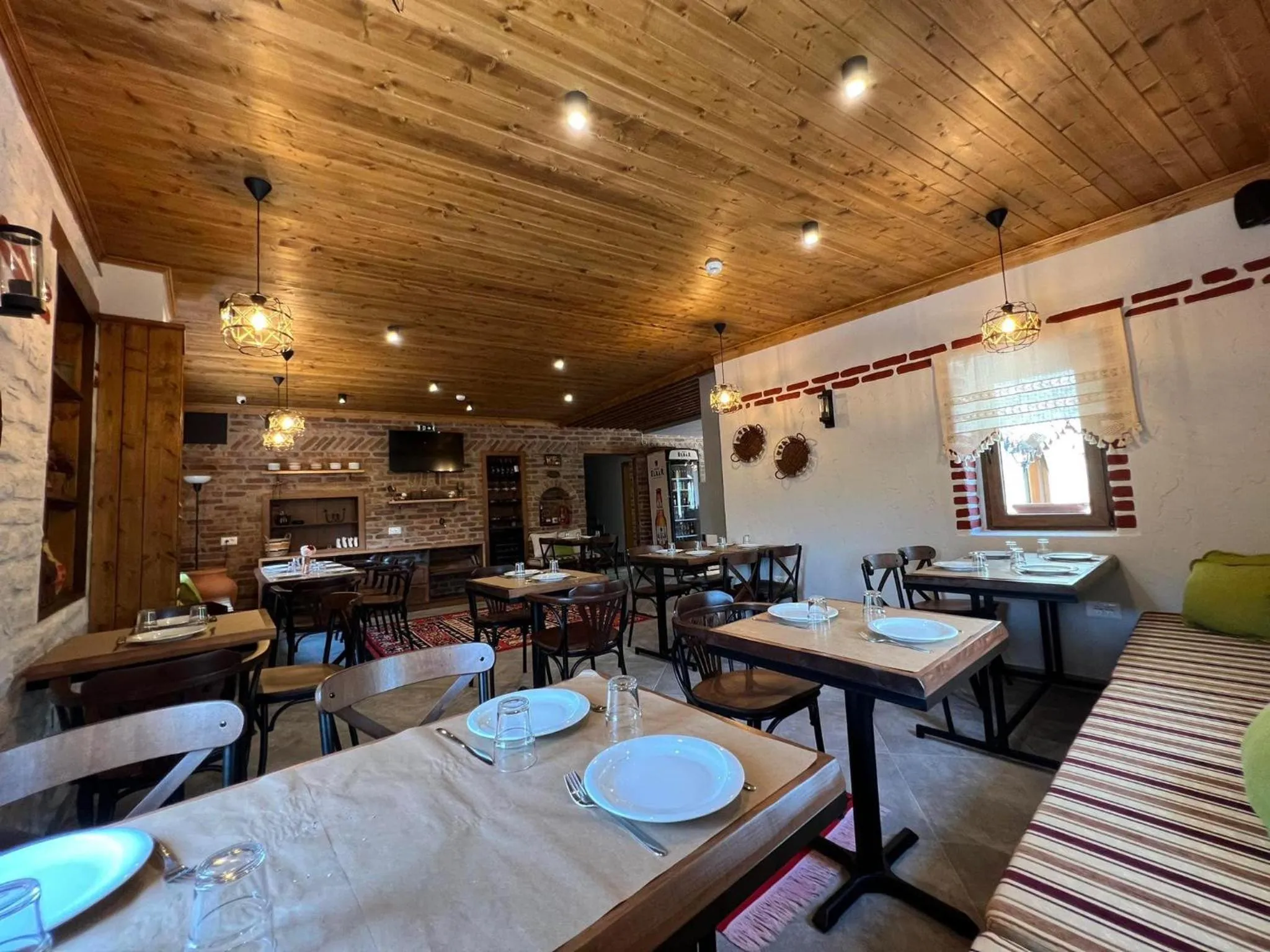 Restaurant/places to eat in The Stone Sky Hotel