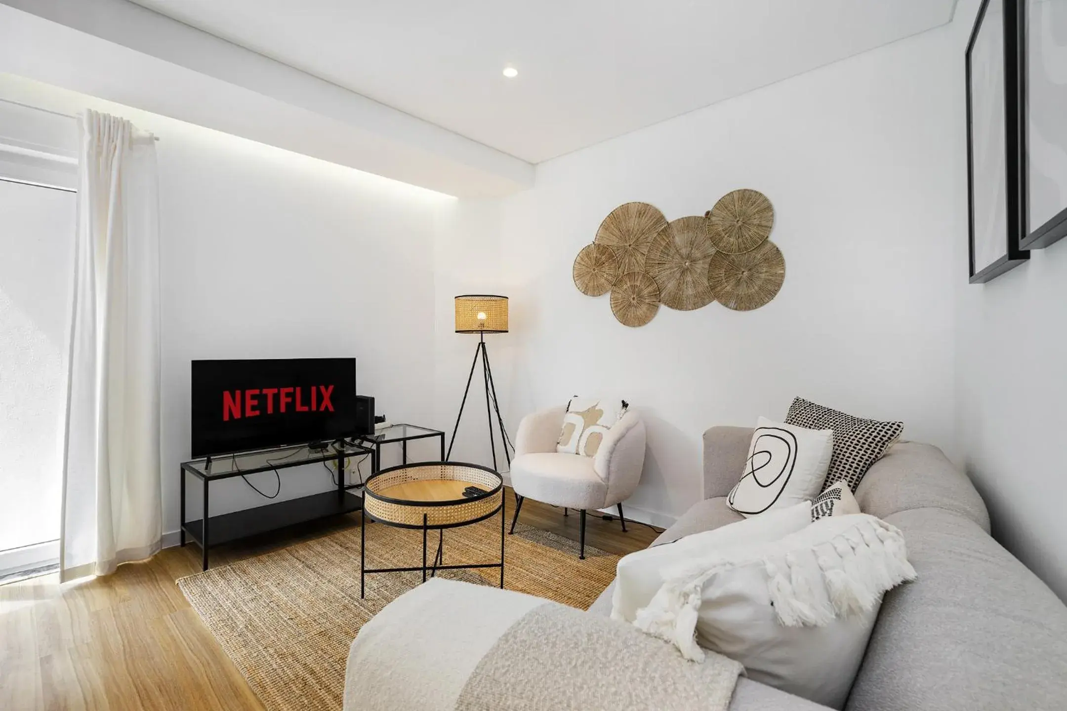 WHome Chic & Stylish Retreat in Estoril's Finest Location WHome Chic & Stylish Retreat in Estoril's Finest Location