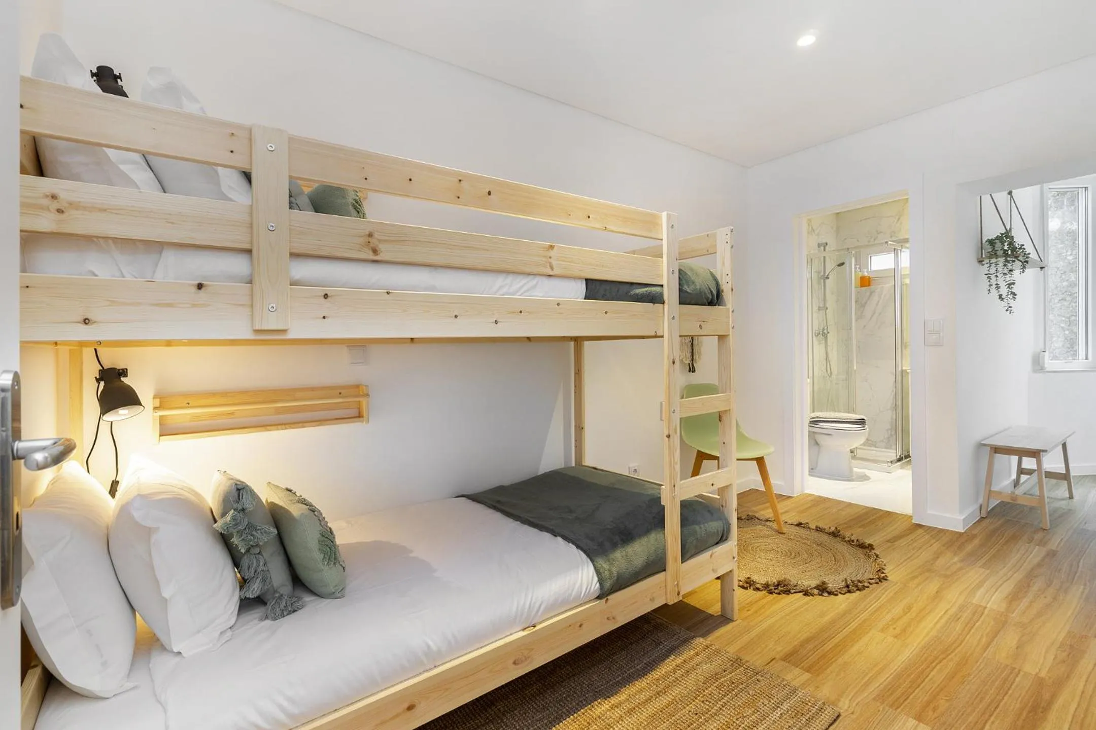 WHome Chic & Stylish Retreat in Estoril's Finest Location