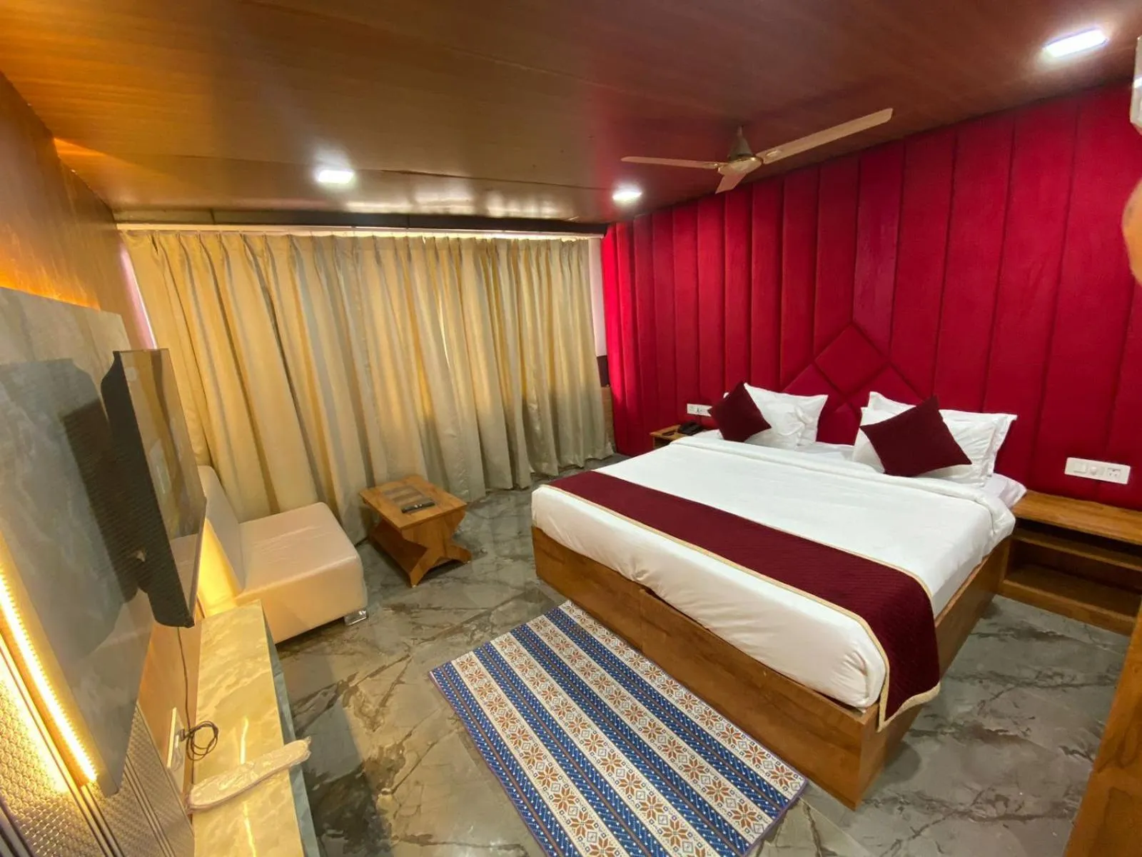 Bed in Rich Grand Hotel