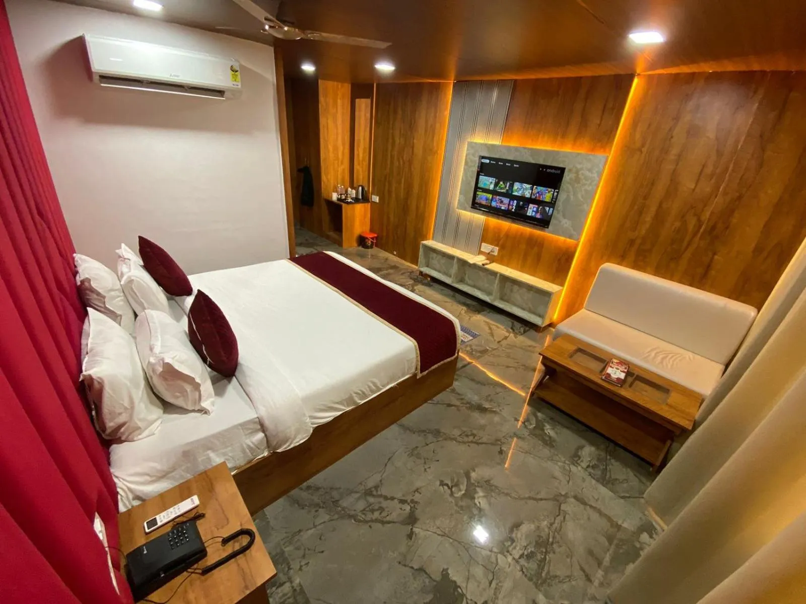 Bed in Rich Grand Hotel