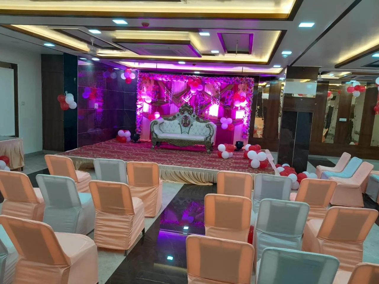 Banquet/Function facilities in Rich Grand Hotel
