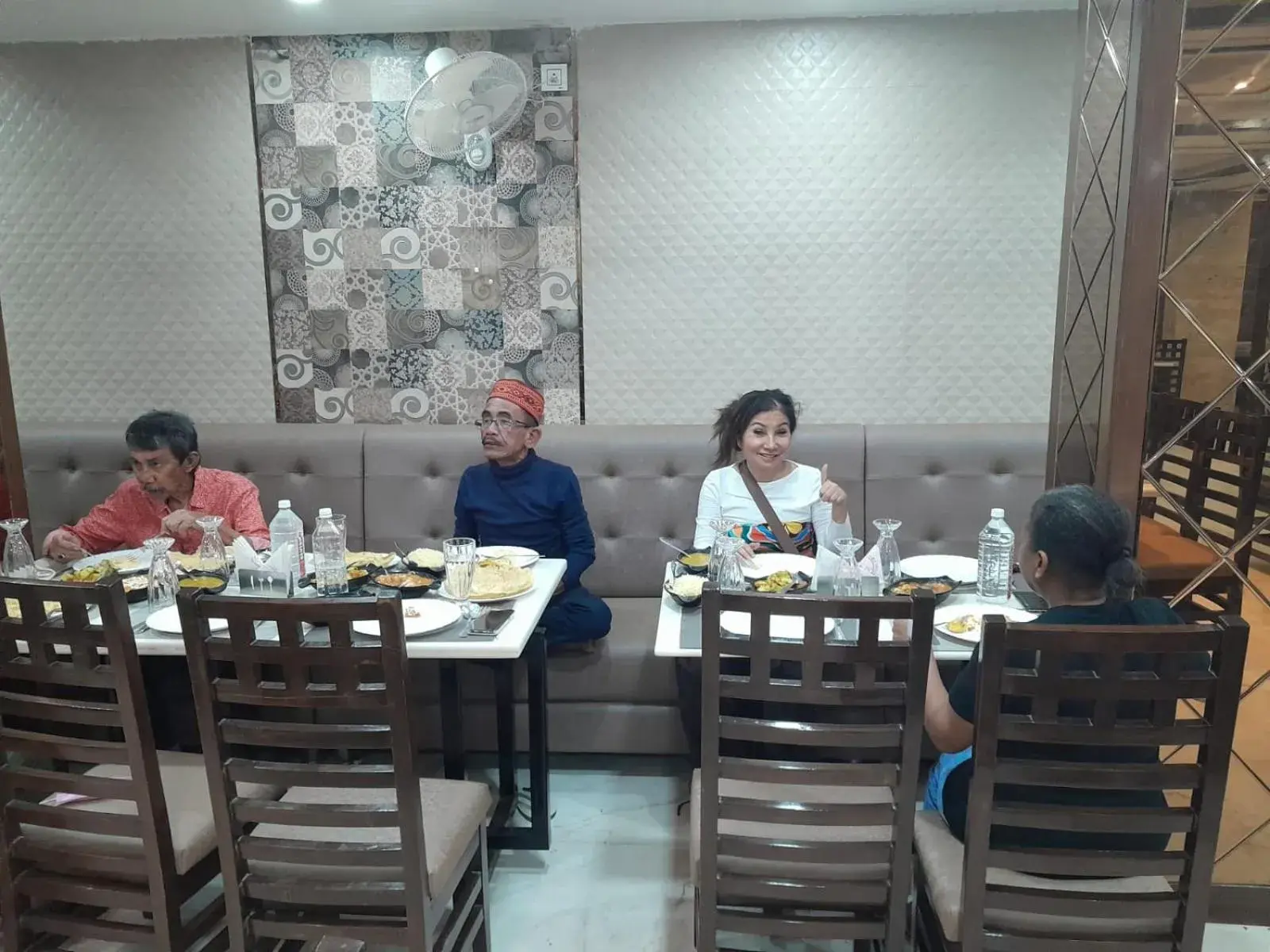 Restaurant/places to eat in Rich Grand Hotel Restaurant/places to eat in Rich Grand Hotel