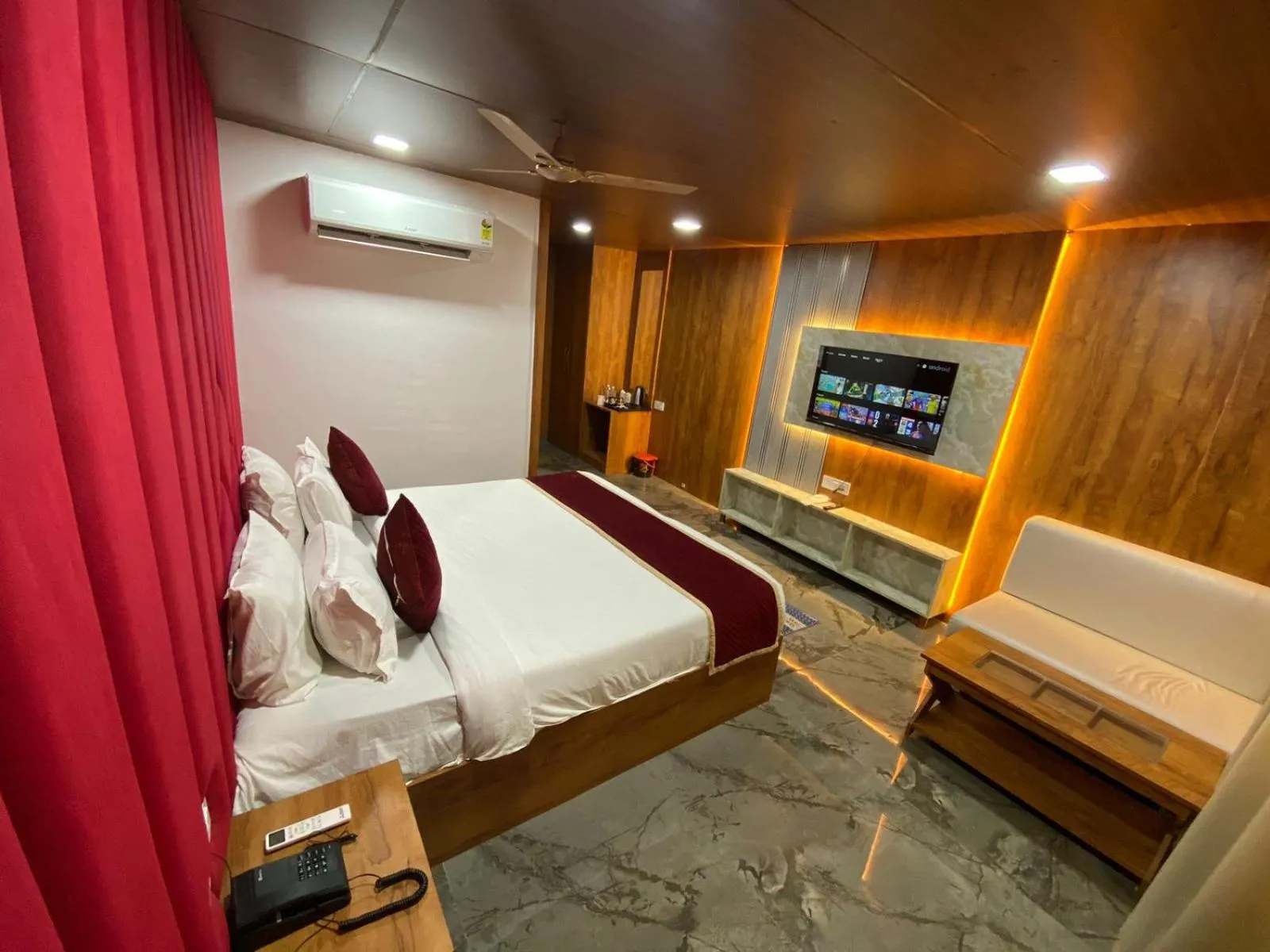 Bed in Rich Grand Hotel