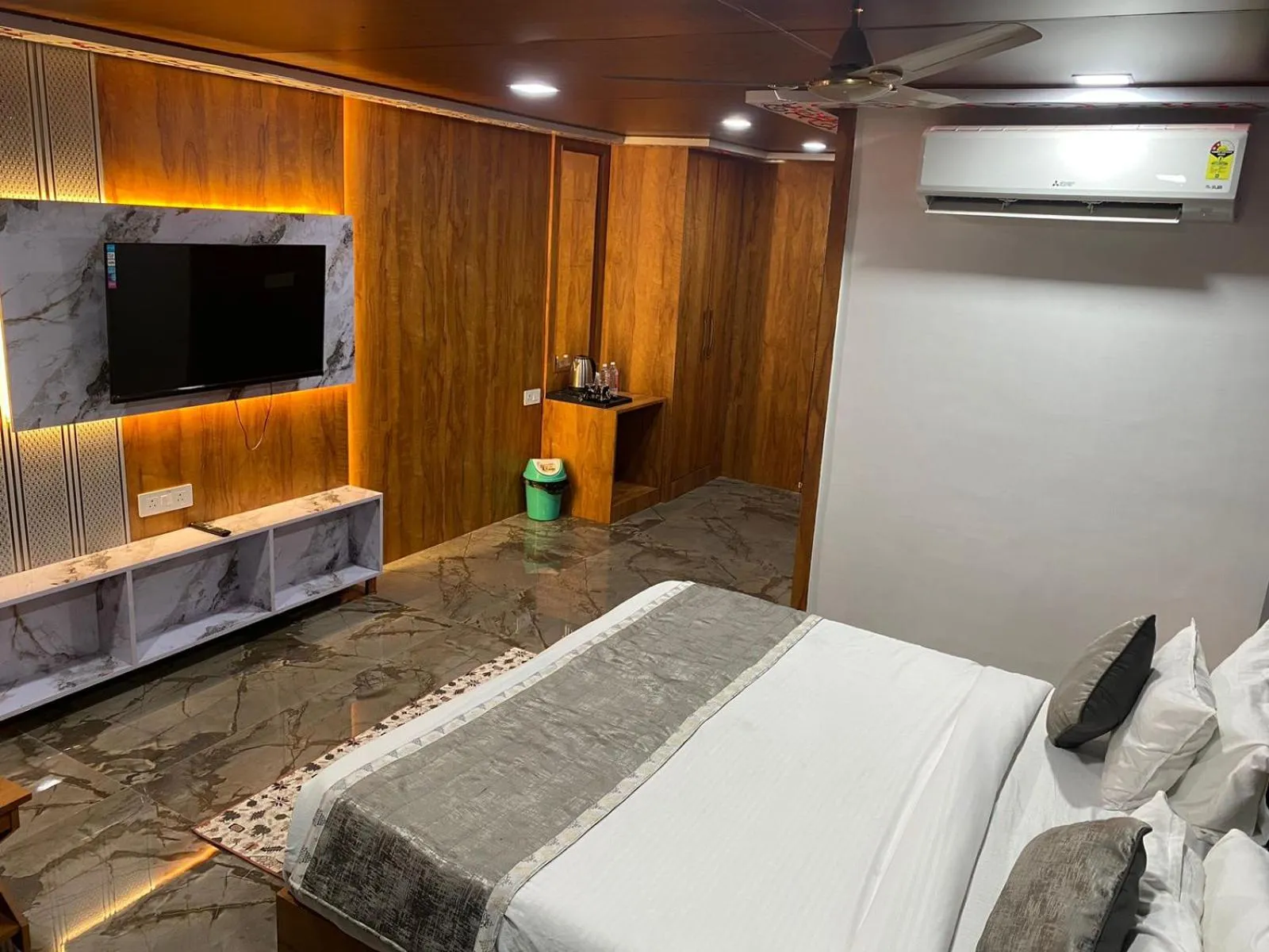 Bed in Rich Grand Hotel