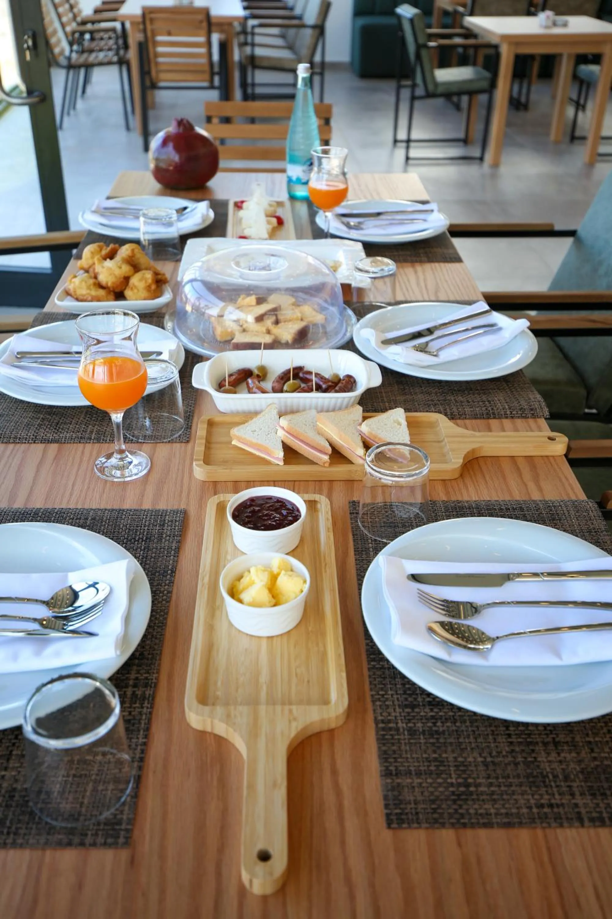 Restaurant/places to eat in Sea & Sand Hotel