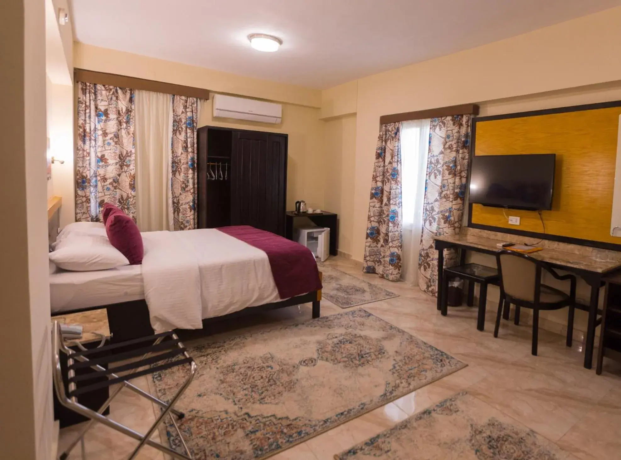 Double or Twin Room with Pool View in Jawhara Inn Hotel - فندق الجوهرة سفاجا Double or Twin Room with Pool View in Jawhara Inn Hotel - فندق الجوهرة سفاجا