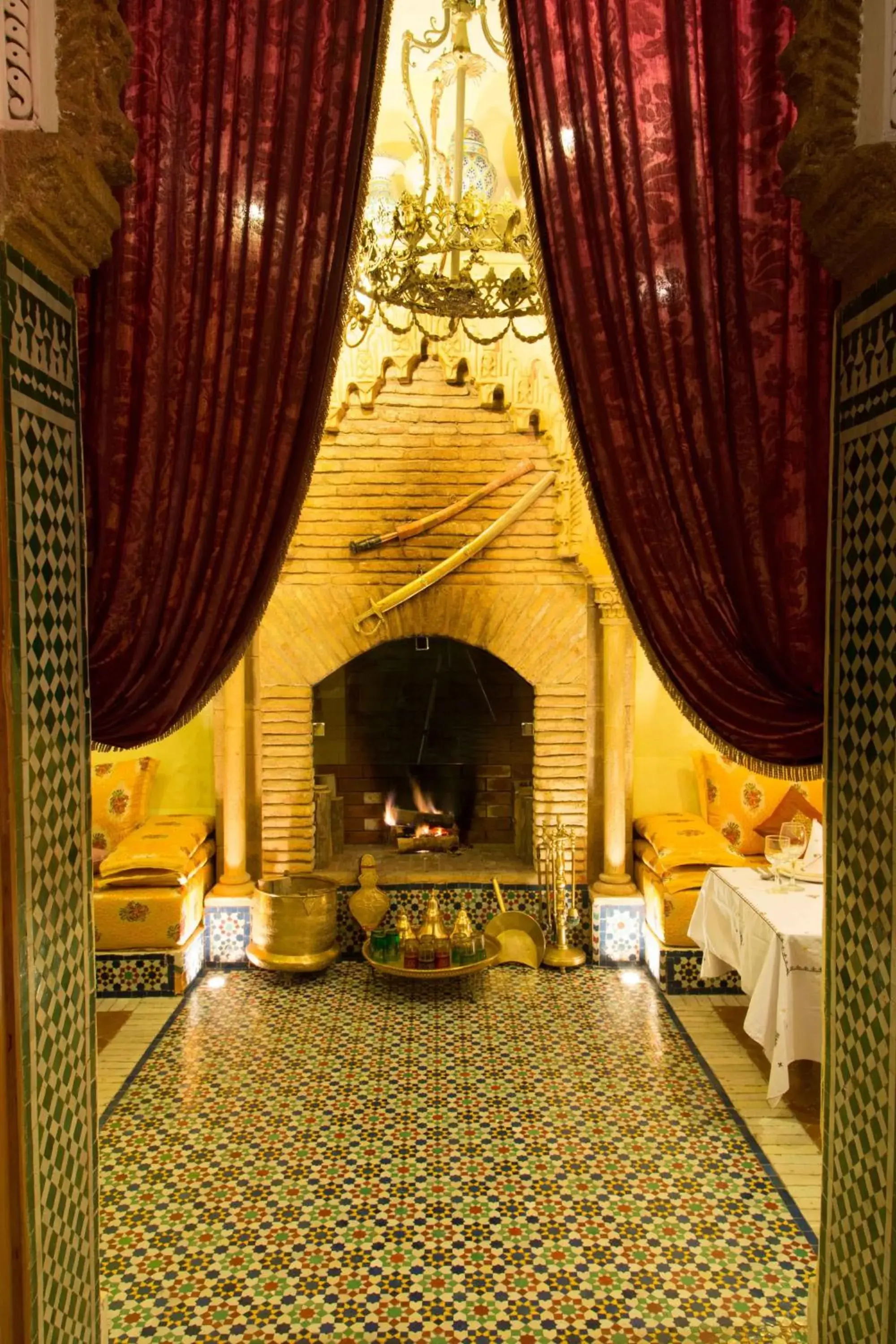 Restaurant/places to eat, Bed in Dar El Kébira Restaurant/places to eat, Bed in Dar El Kébira