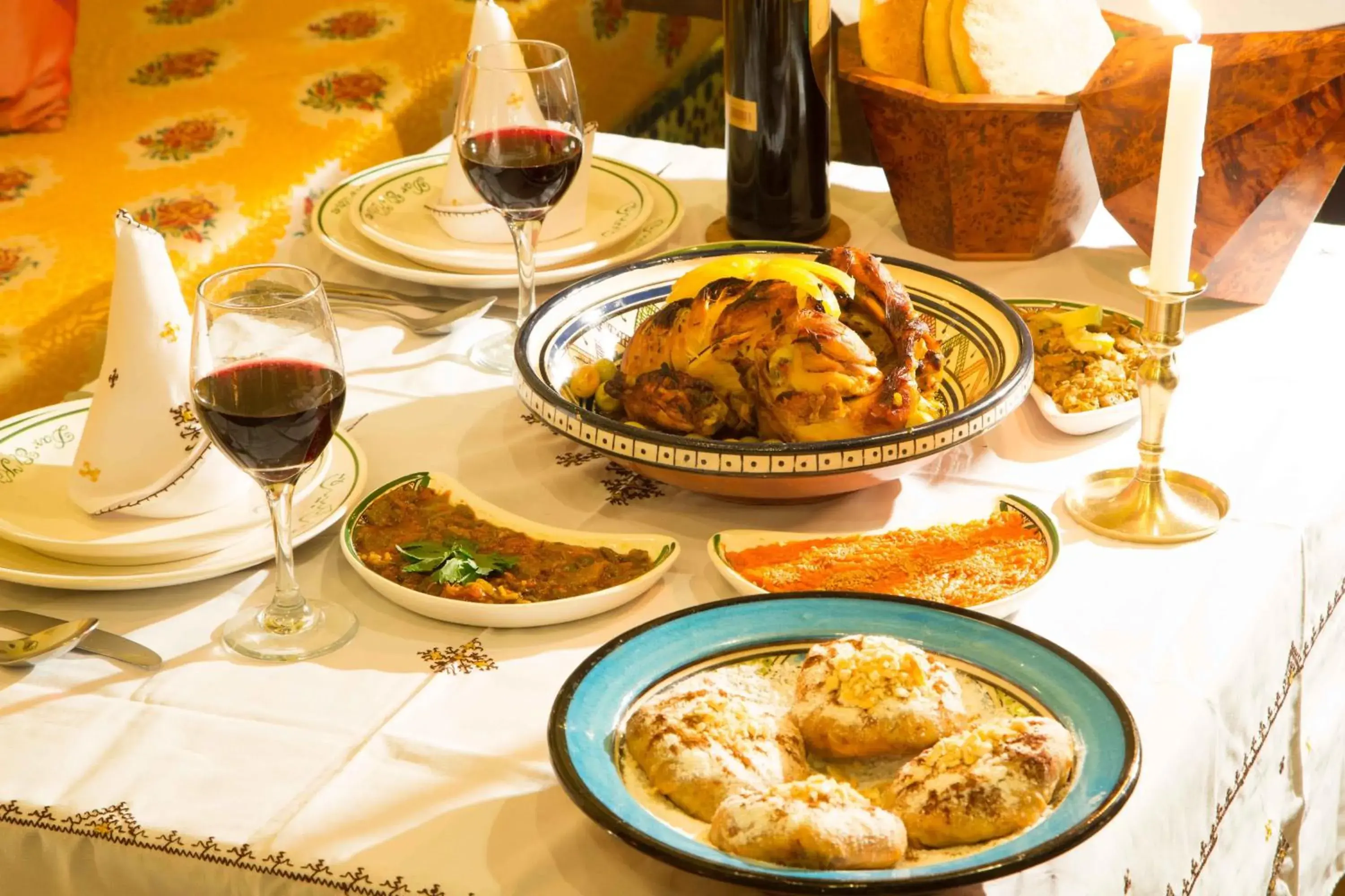 Restaurant/places to eat in Dar El Kébira Restaurant/places to eat in Dar El Kébira