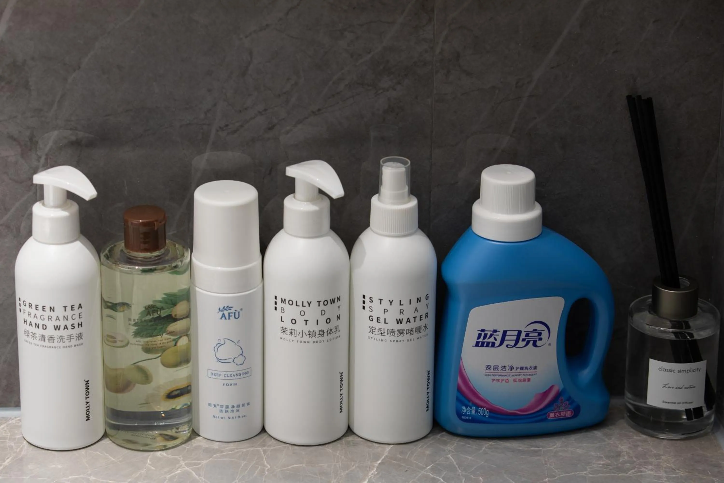 Photo of the whole room in Guangzhou Baiyun Airport MeHood Liz Hotel Free Shuttle Bus to Airport