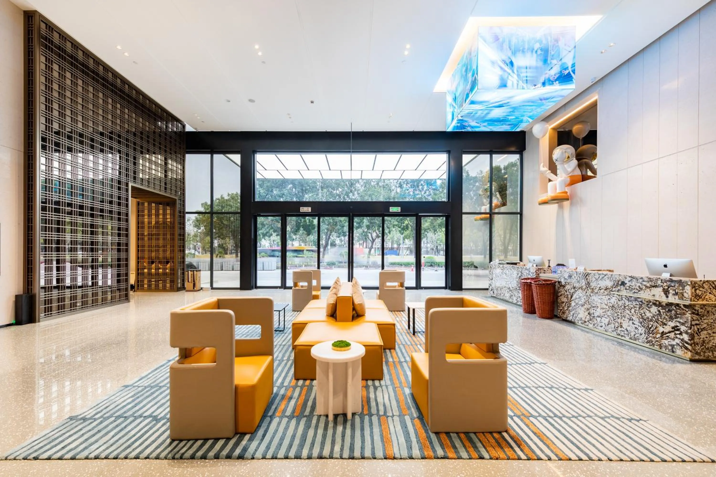 Seating area in Guangzhou Baiyun Airport MeHood Liz Hotel Free Shuttle Bus to Airport