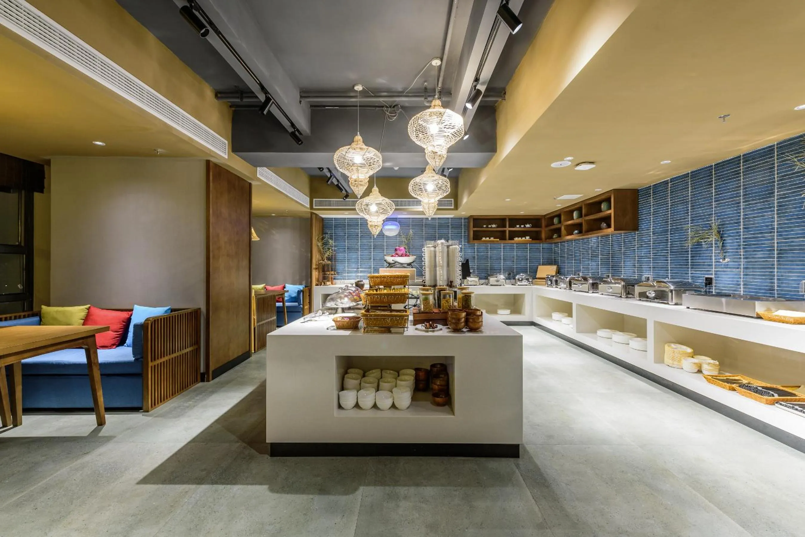 Restaurant/places to eat in Guangzhou Baiyun Airport MeHood Liz Hotel Free Shuttle Bus to Airport