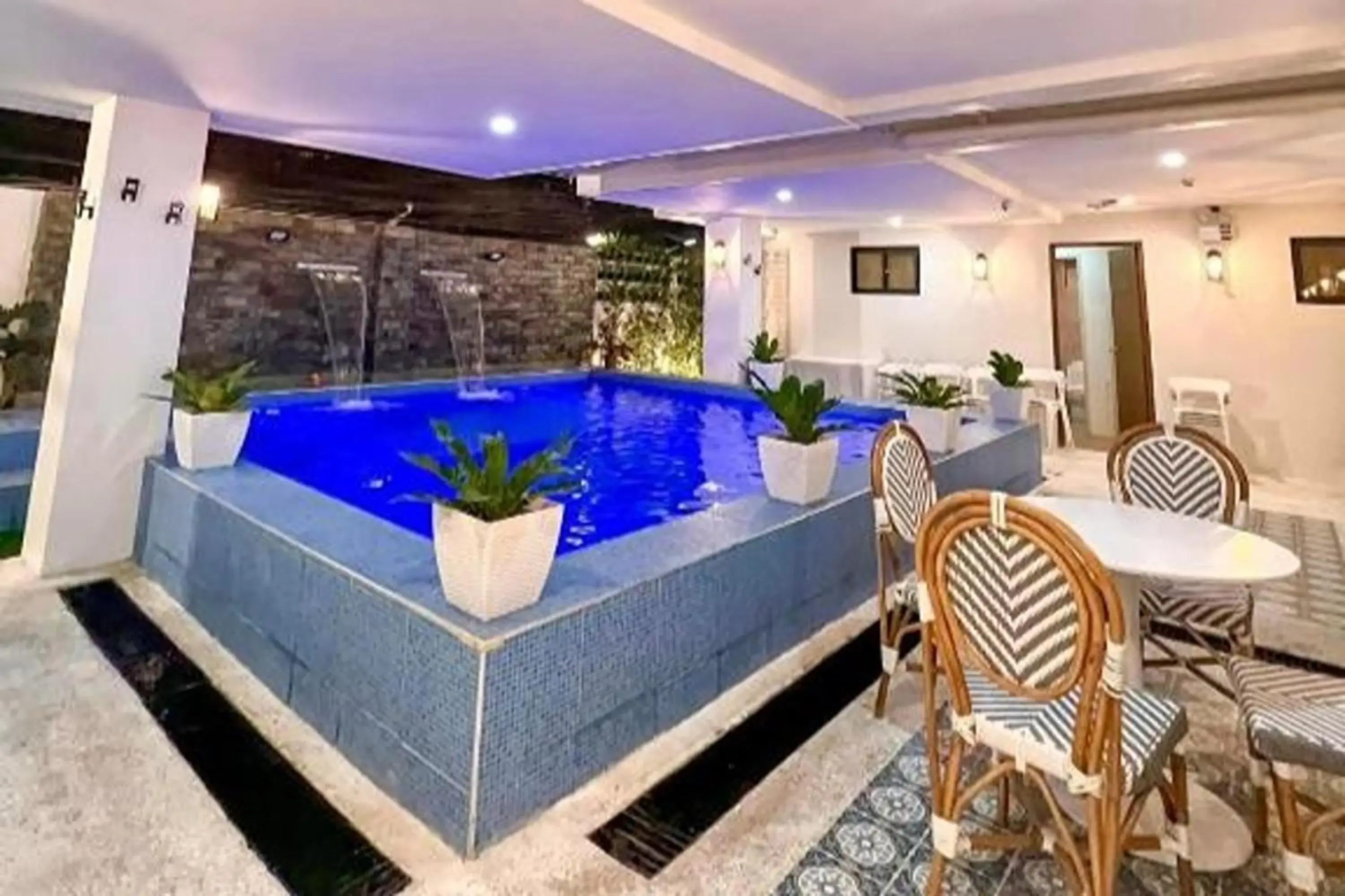 Swimming pool in Aurora Suites Pasay near Airport Swimming pool in Aurora Suites Pasay near Airport