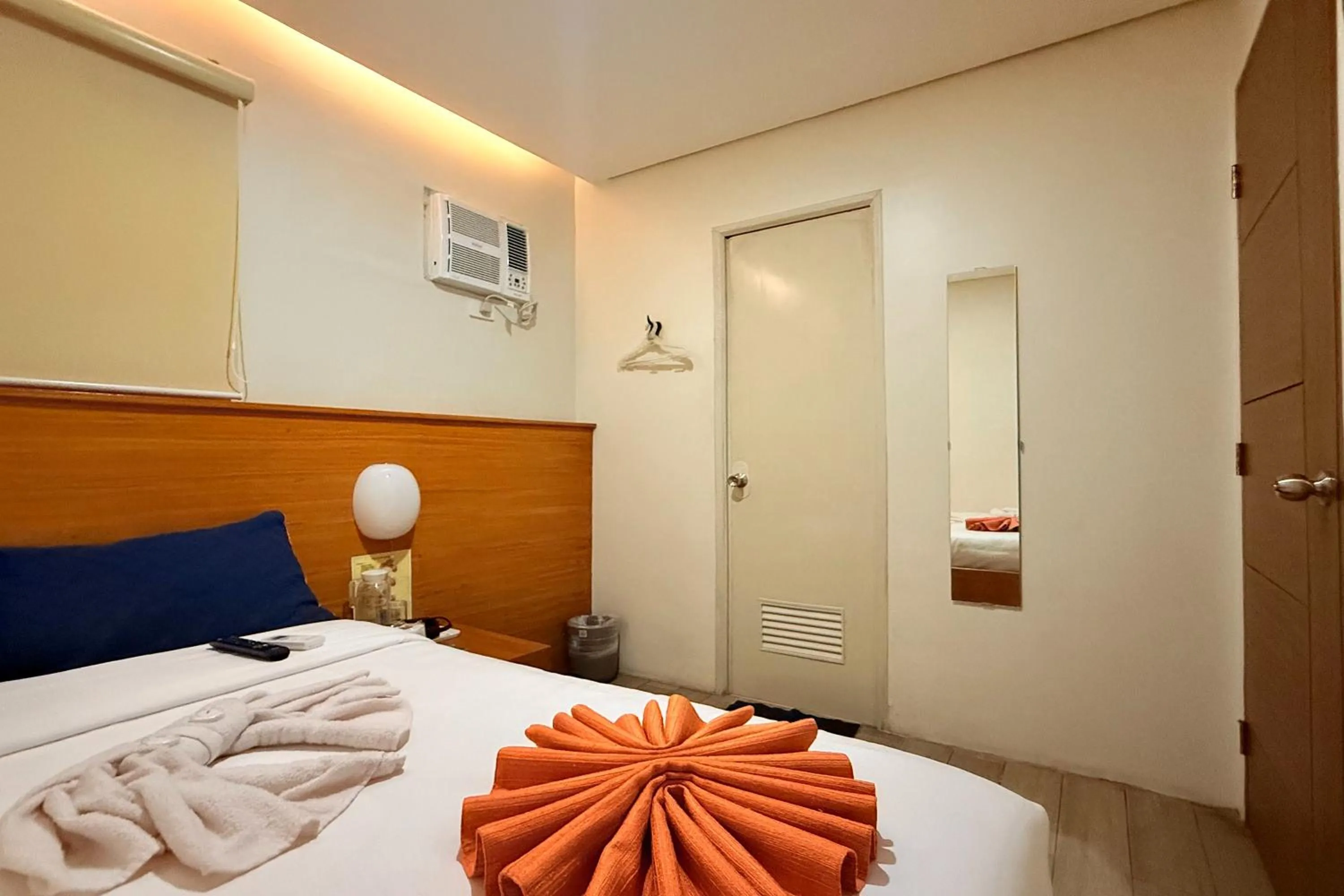 Bedroom, Bed in Aurora Suites Pasay near Airport