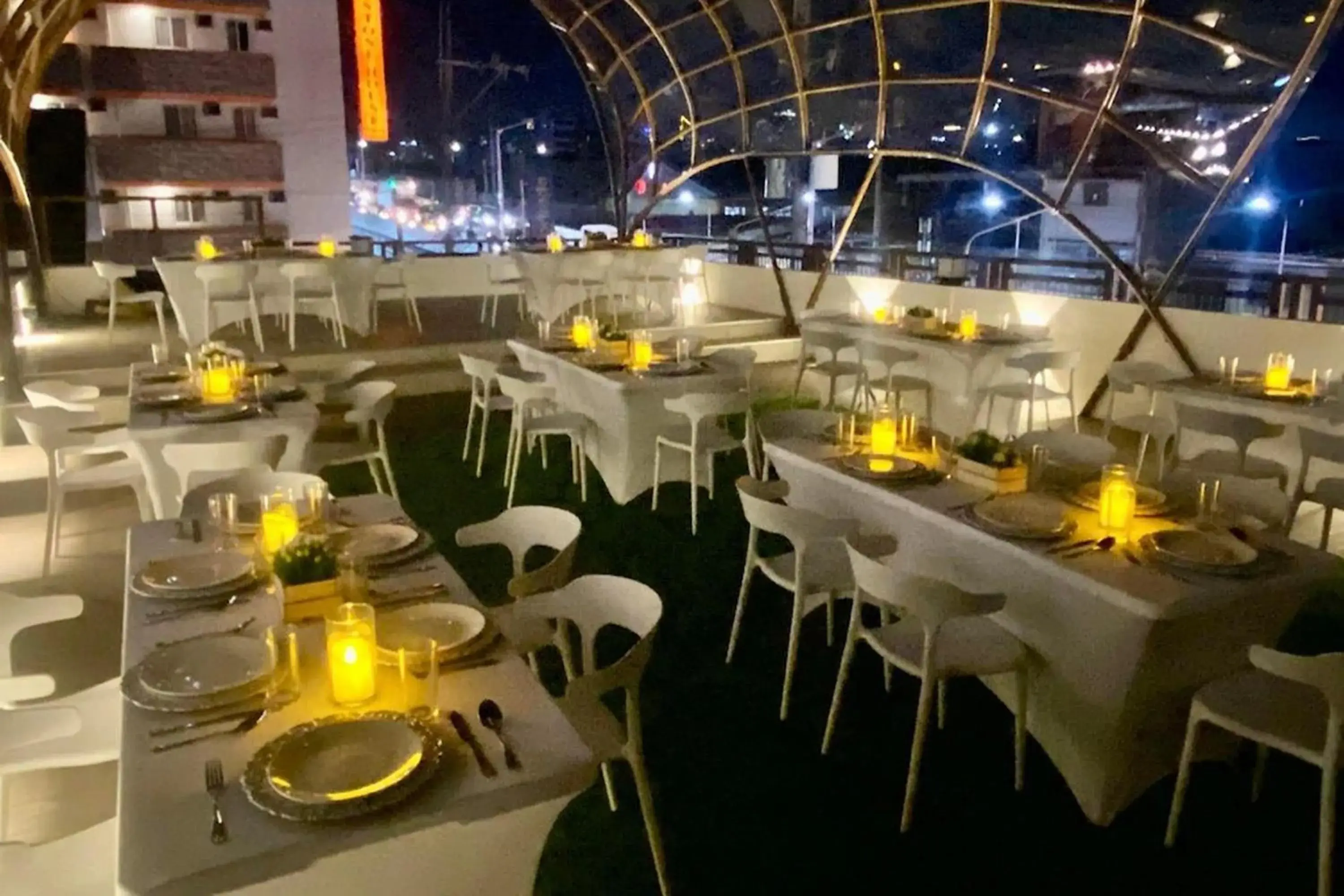 Restaurant/places to eat in Aurora Suites Pasay near Airport Restaurant/places to eat in Aurora Suites Pasay near Airport