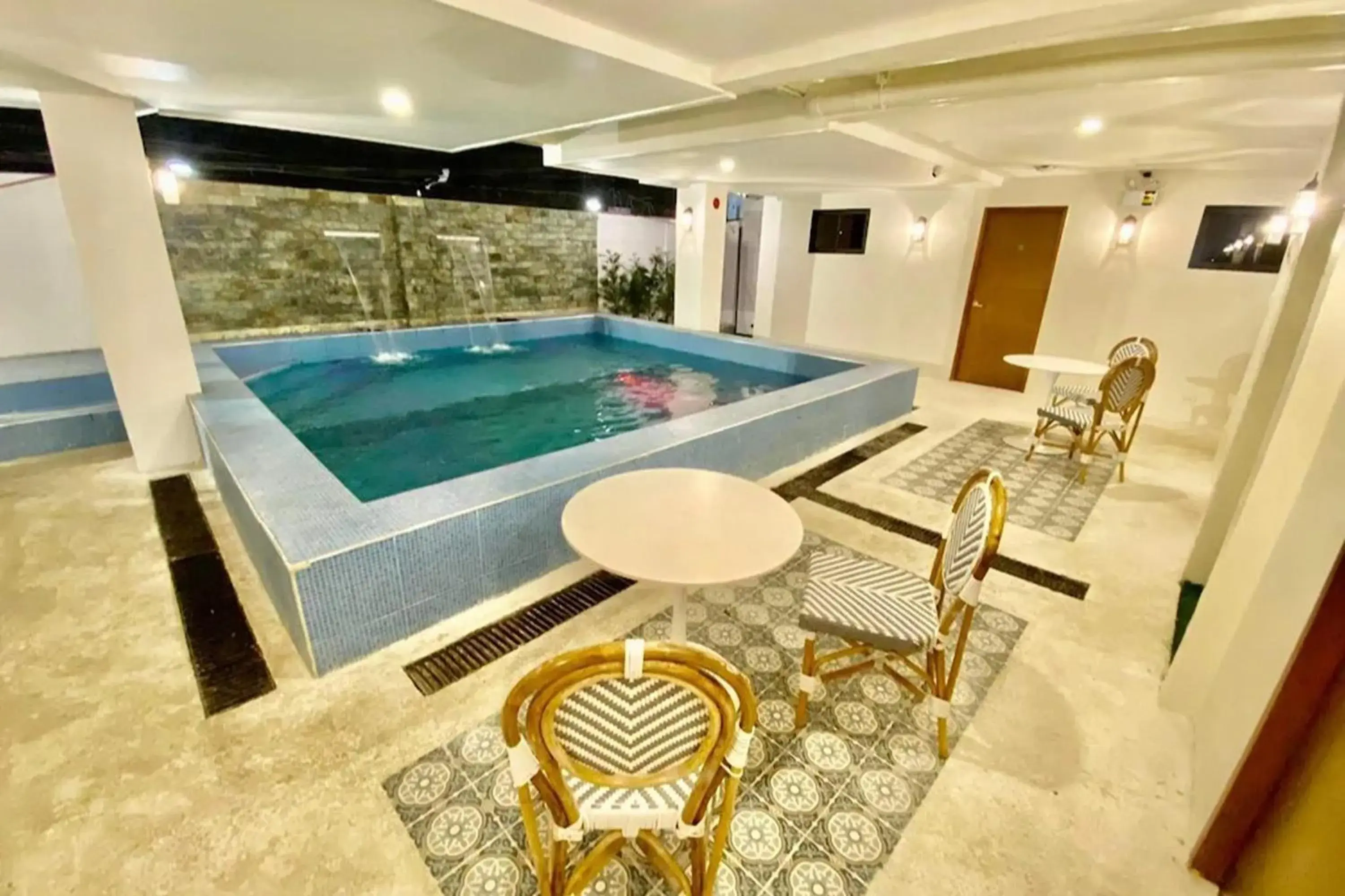 Swimming pool in Aurora Suites Pasay near Airport Swimming pool in Aurora Suites Pasay near Airport