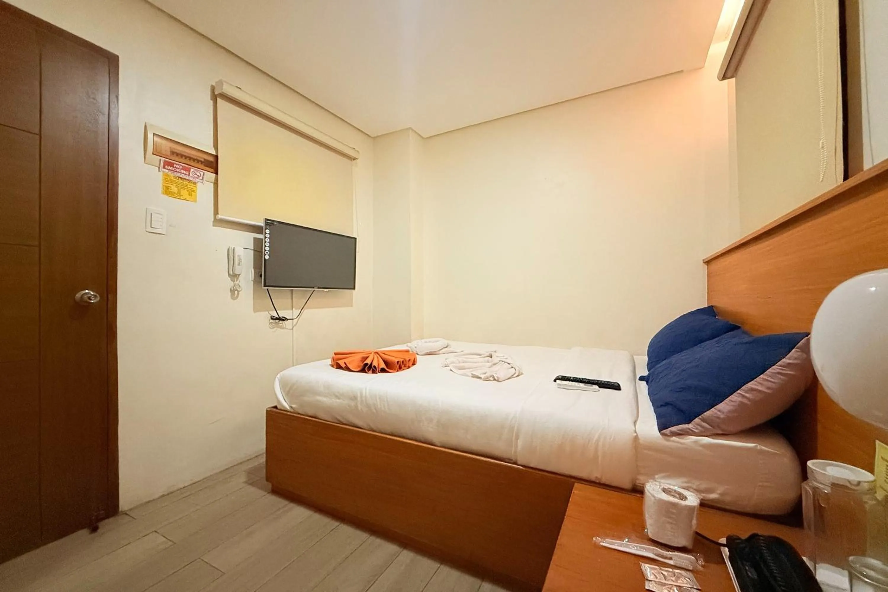 Bedroom, Bed in Aurora Suites Pasay near Airport