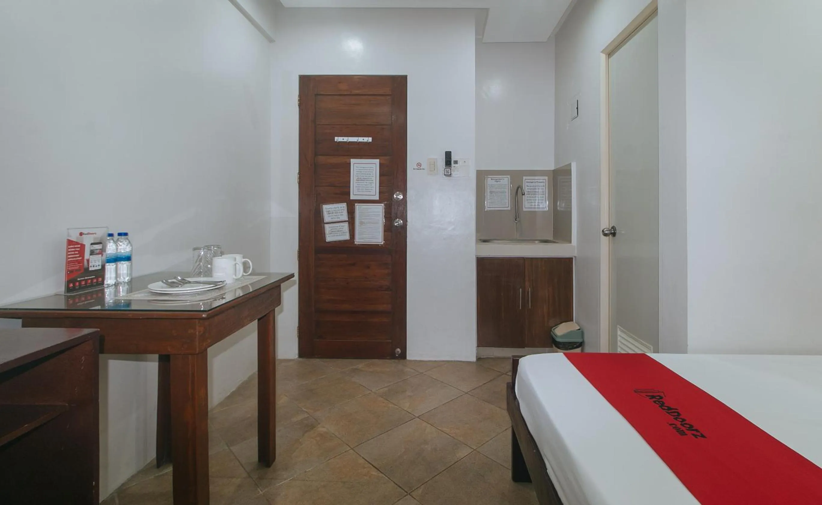 Photo of the whole room, Bed in RedDoorz at Davids Travellers Inn Cavite