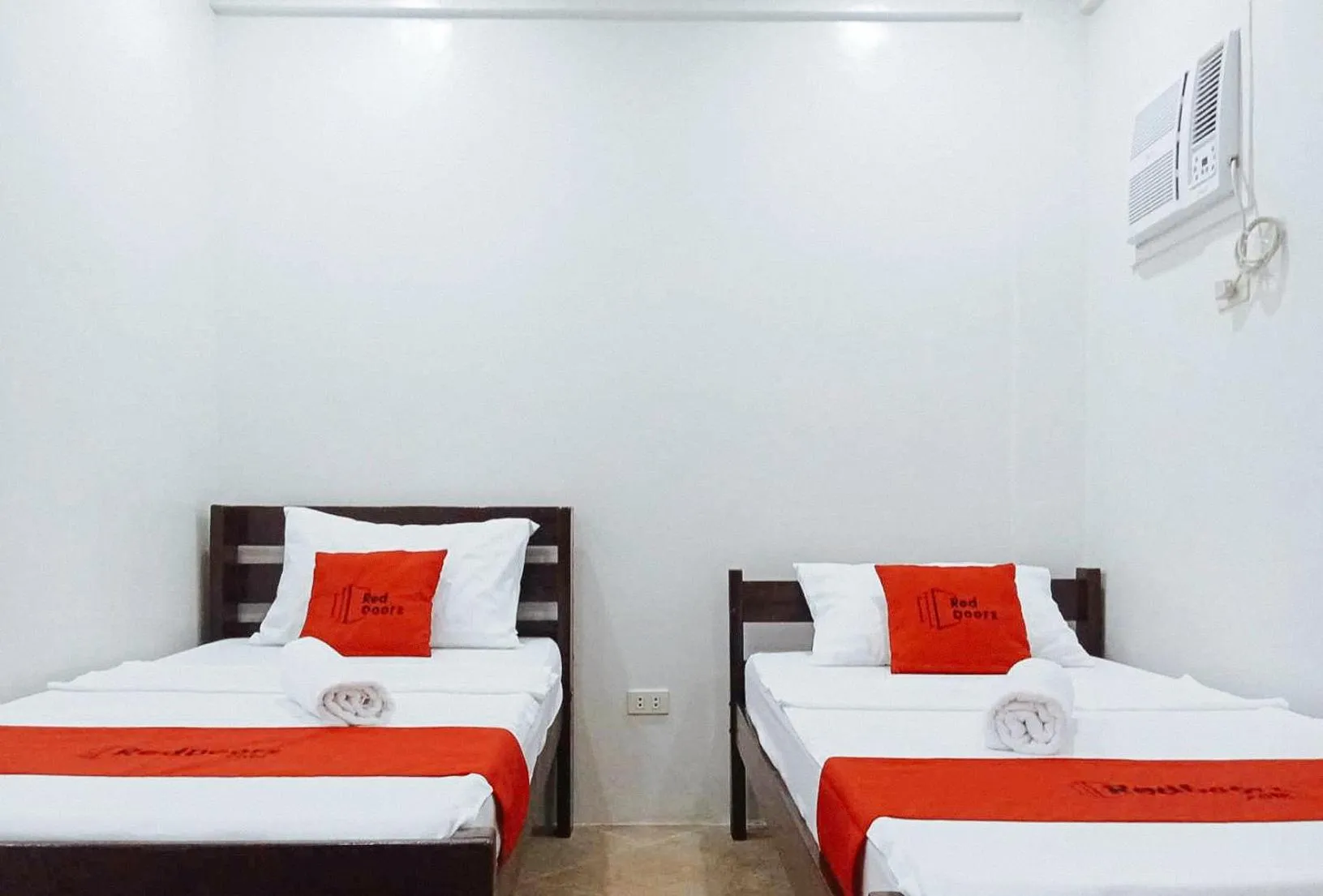 Bedroom, Bed in RedDoorz at David's Travellers Inn Cavite