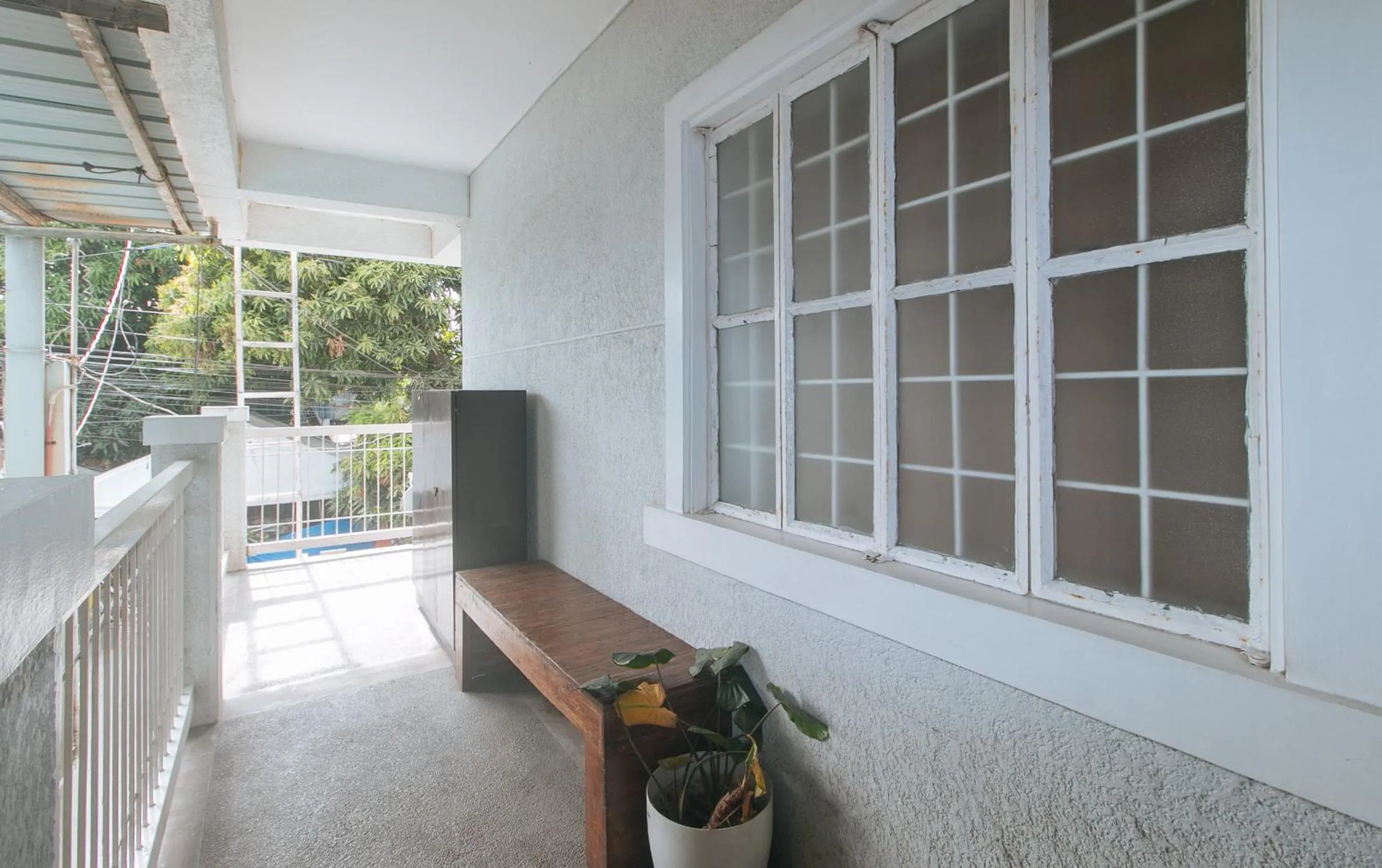 Balcony/Terrace in RedDoorz at Davids Travellers Inn Cavite