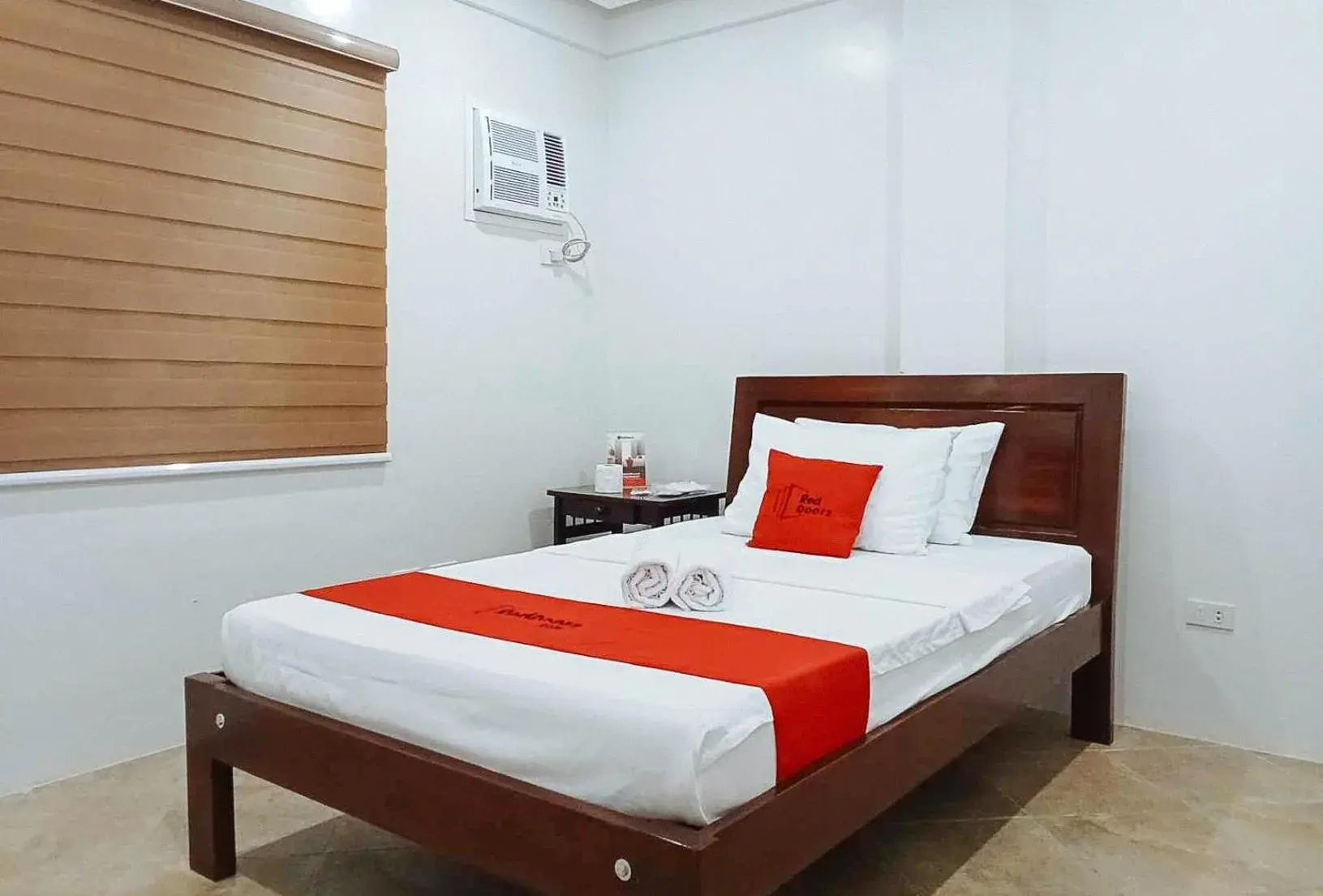 Bedroom, Bed in RedDoorz at David's Travellers Inn Cavite Bedroom, Bed in RedDoorz at David's Travellers Inn Cavite
