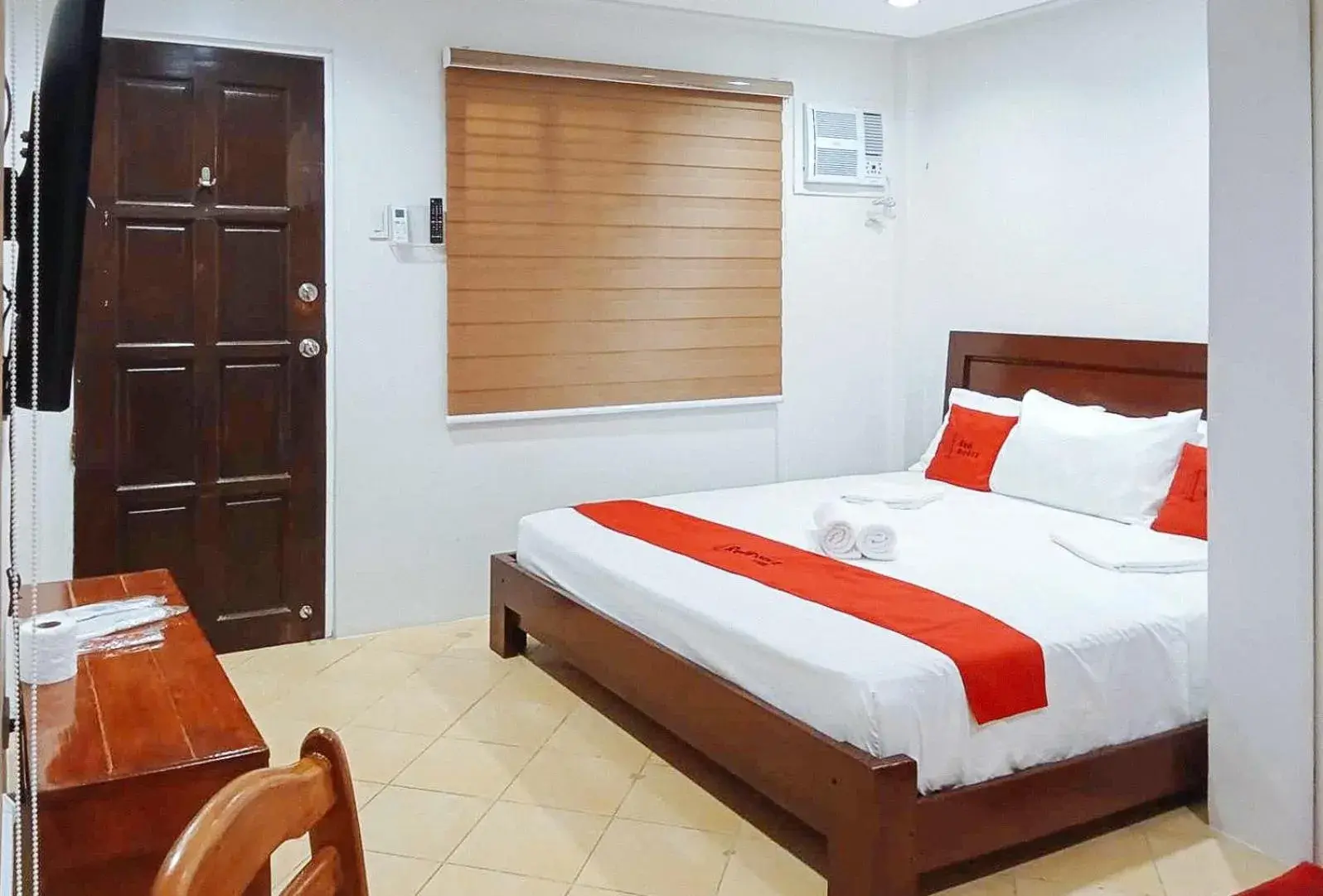 Bed in RedDoorz at David's Travellers Inn Cavite Bed in RedDoorz at David's Travellers Inn Cavite