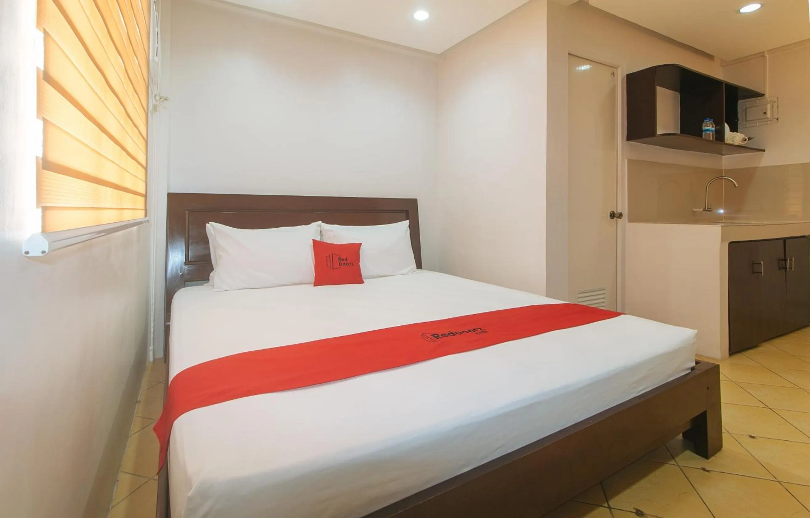 Bedroom, Bed in RedDoorz at Davids Travellers Inn Cavite