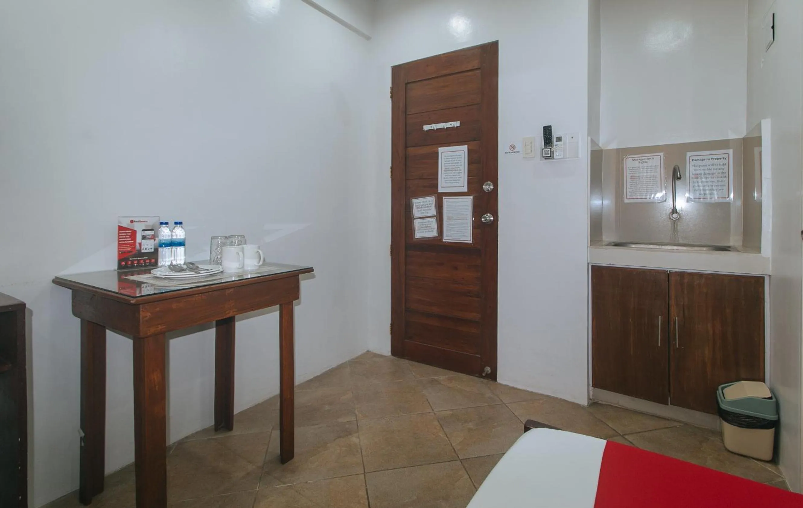 Photo of the whole room in RedDoorz at Davids Travellers Inn Cavite