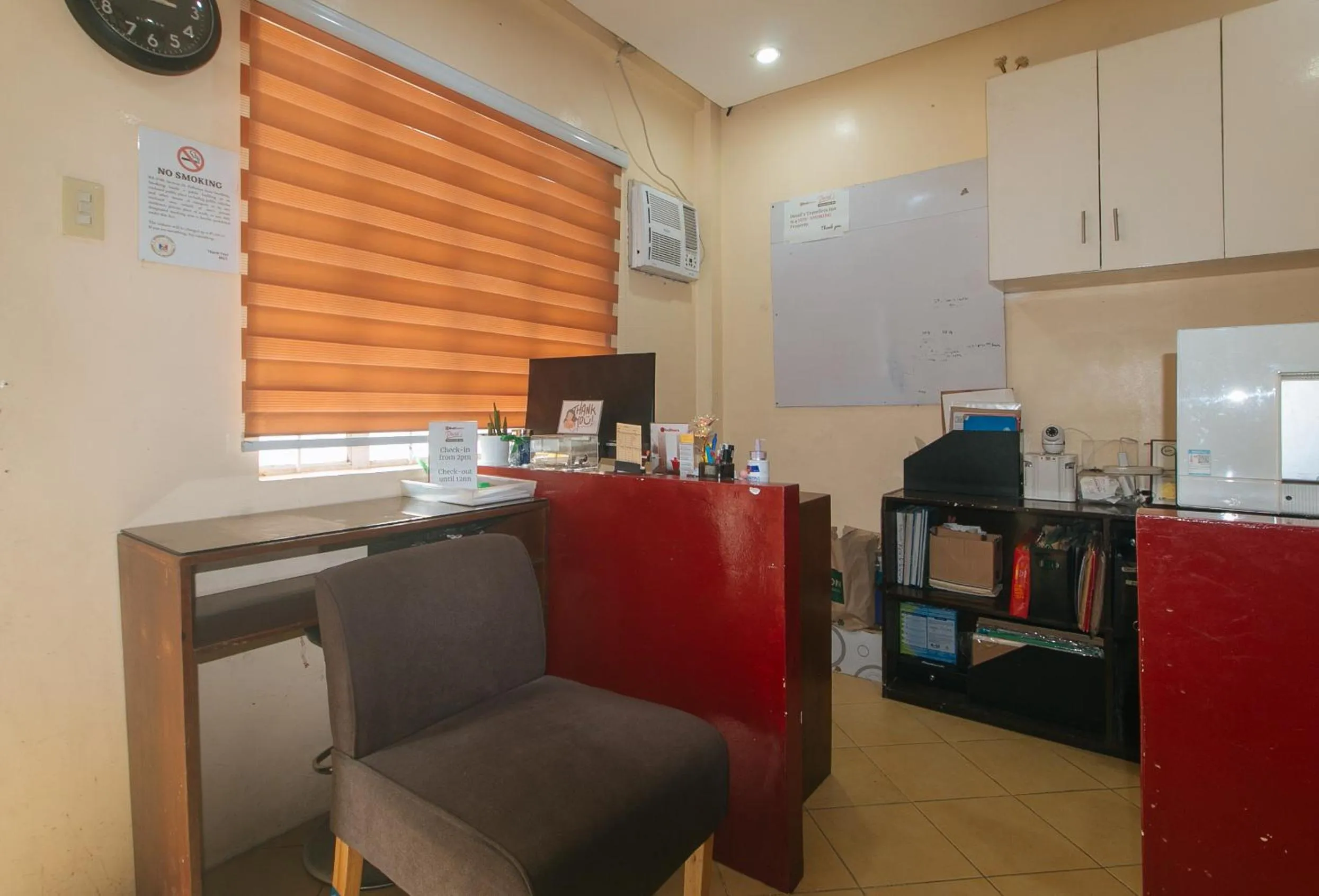 Lobby or reception in RedDoorz at Davids Travellers Inn Cavite