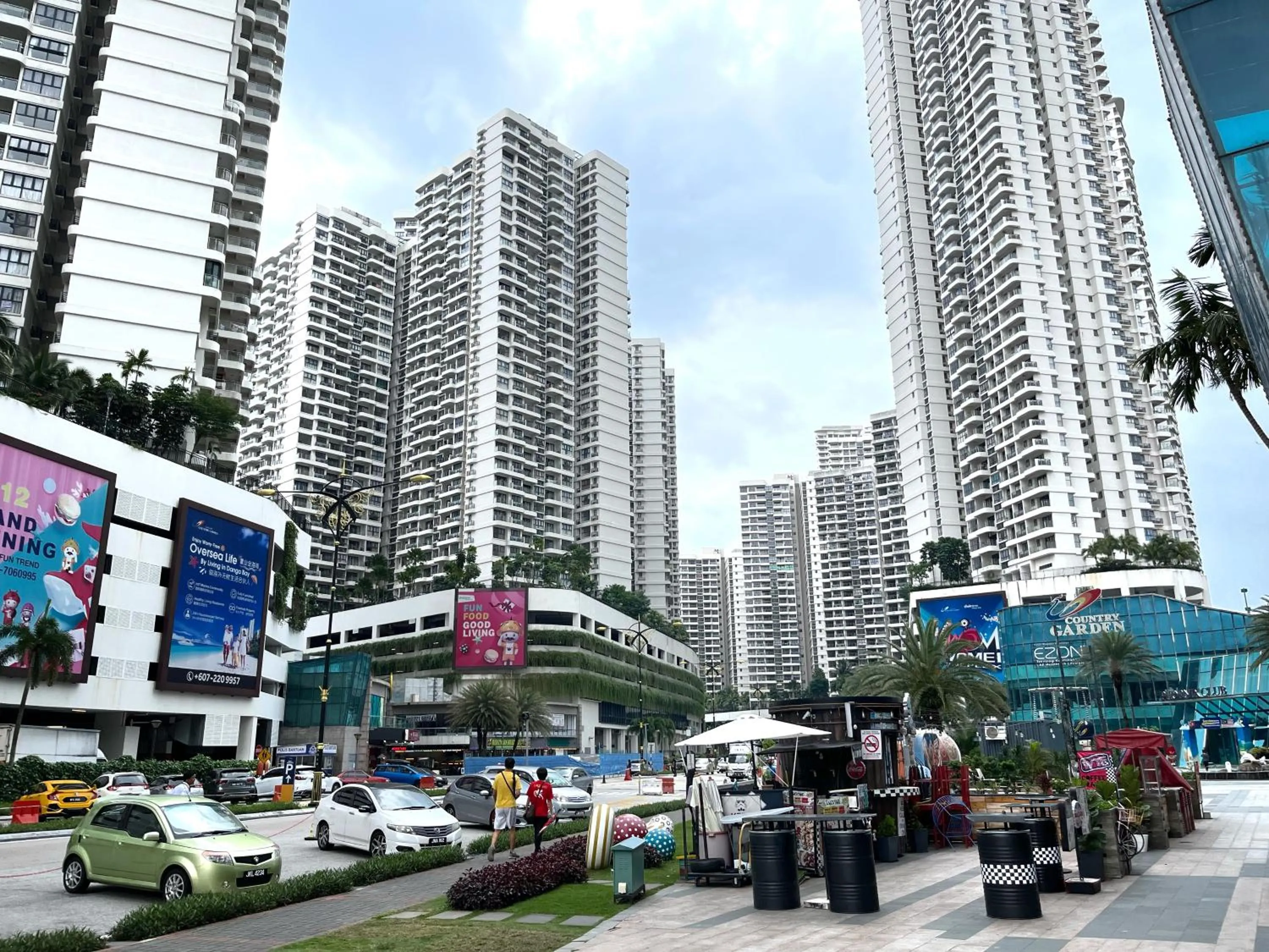 Street view in Country Garden by Antlerzone