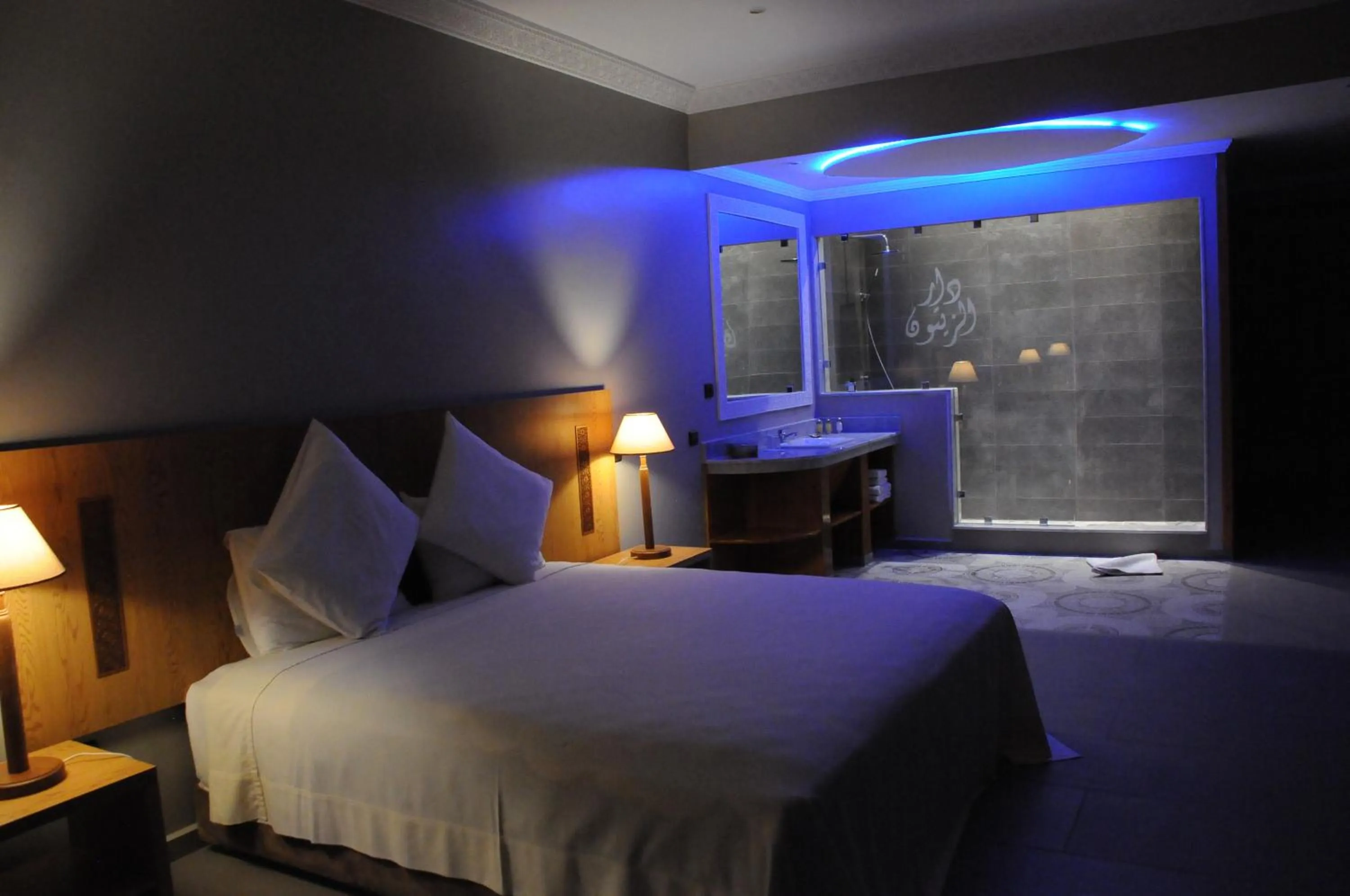 Bathroom, Bed in La Maison Des Oliviers