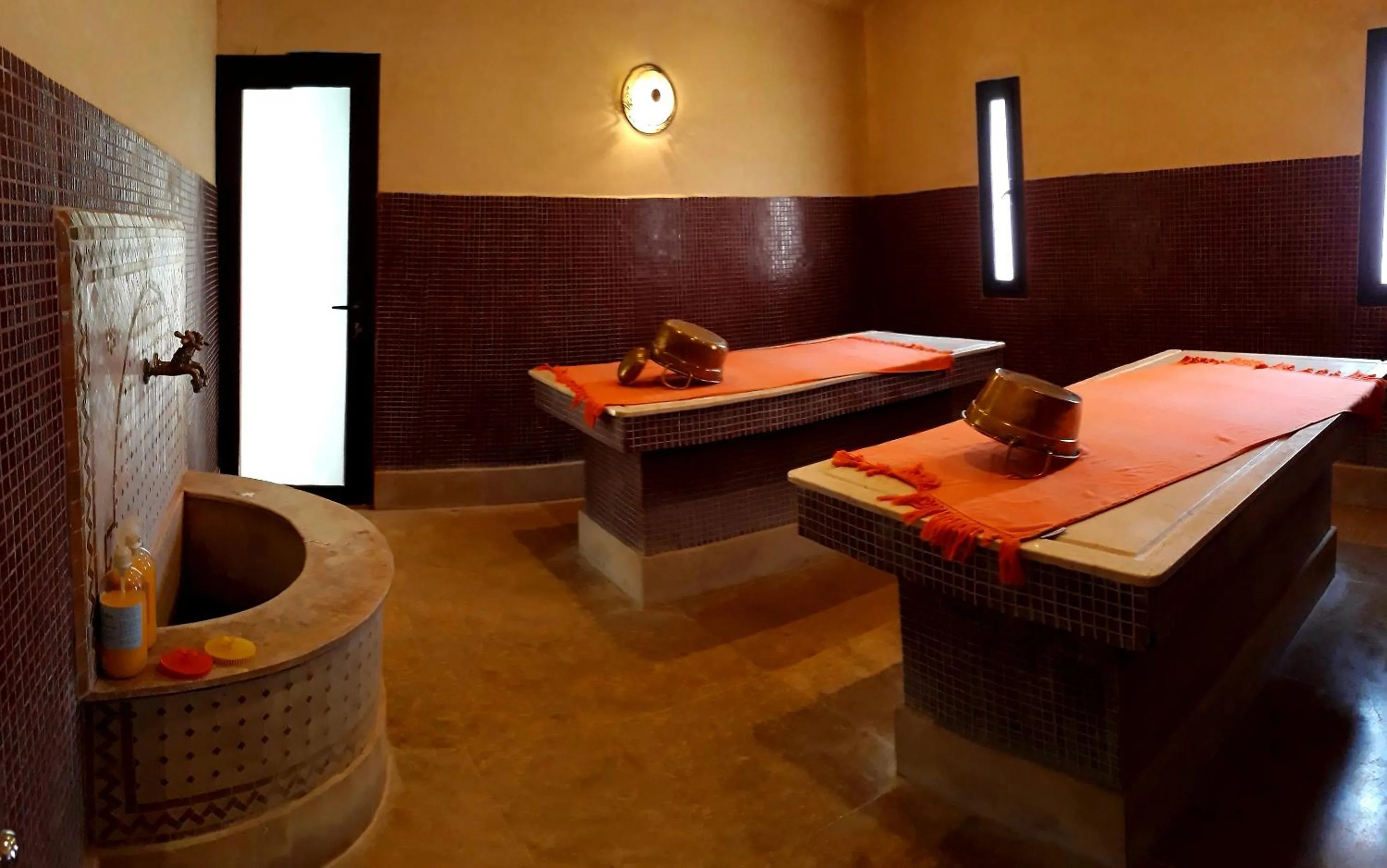 Spa and wellness centre/facilities, Bed in La Maison Des Oliviers