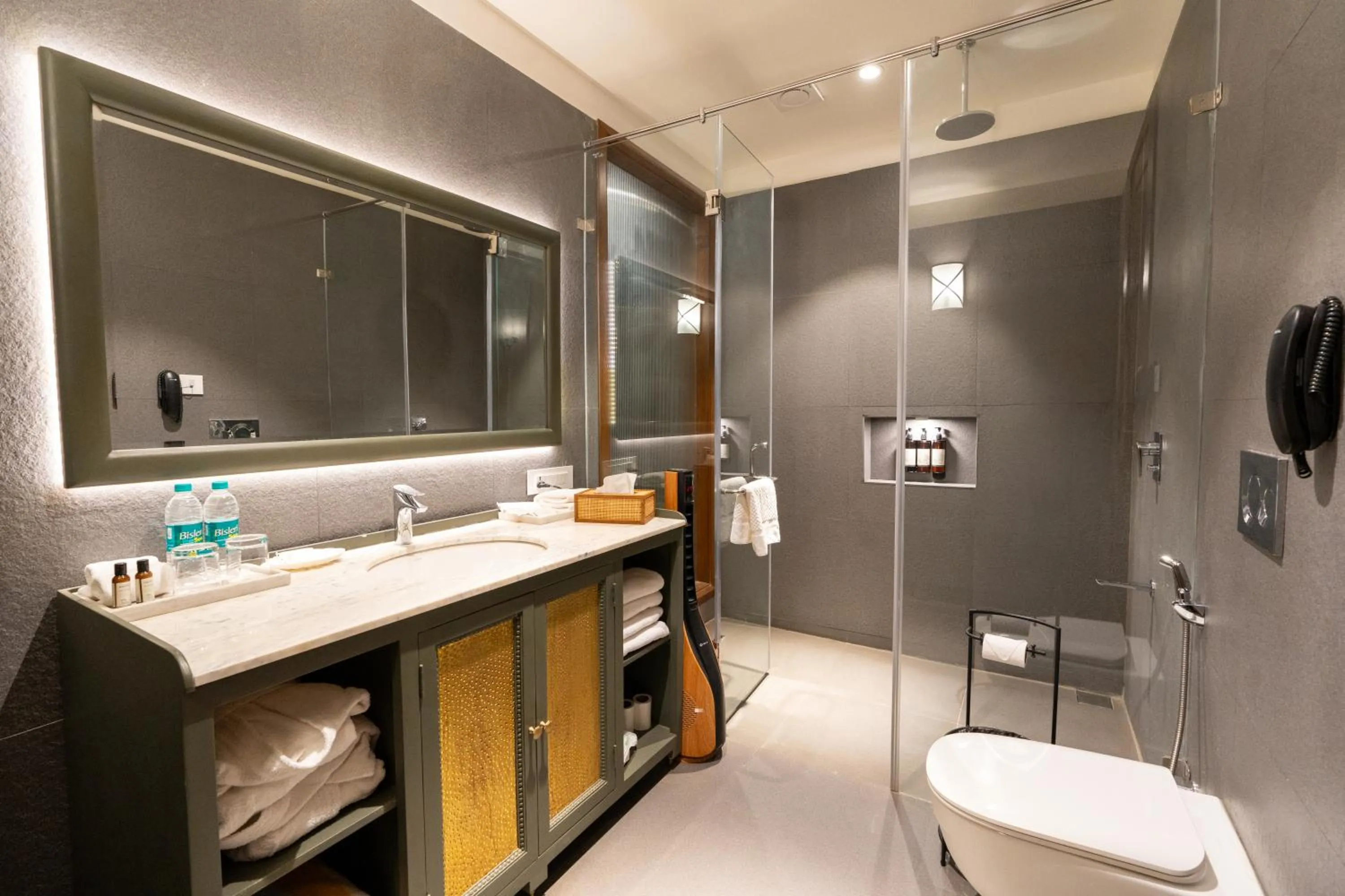 Shower in Surpura Bagh