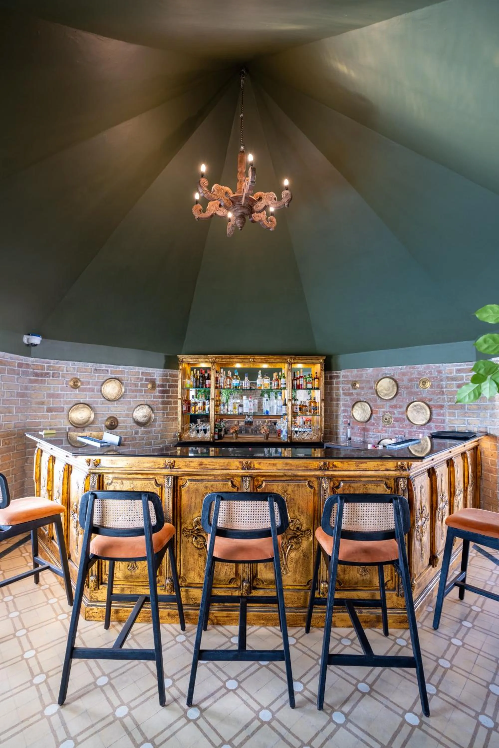 Restaurant/places to eat in Surpura Bagh