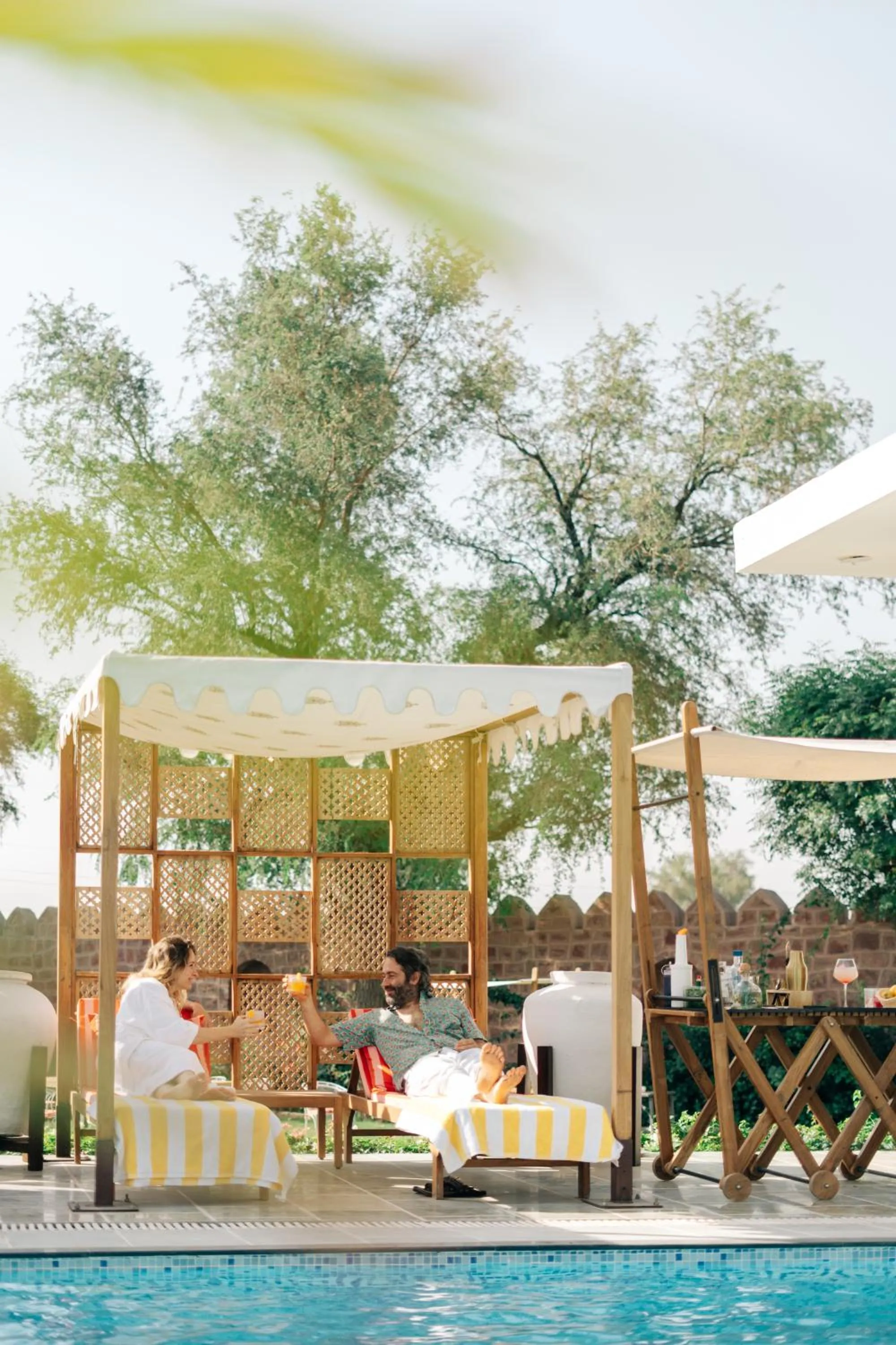 Restaurant/places to eat in Surpura Bagh