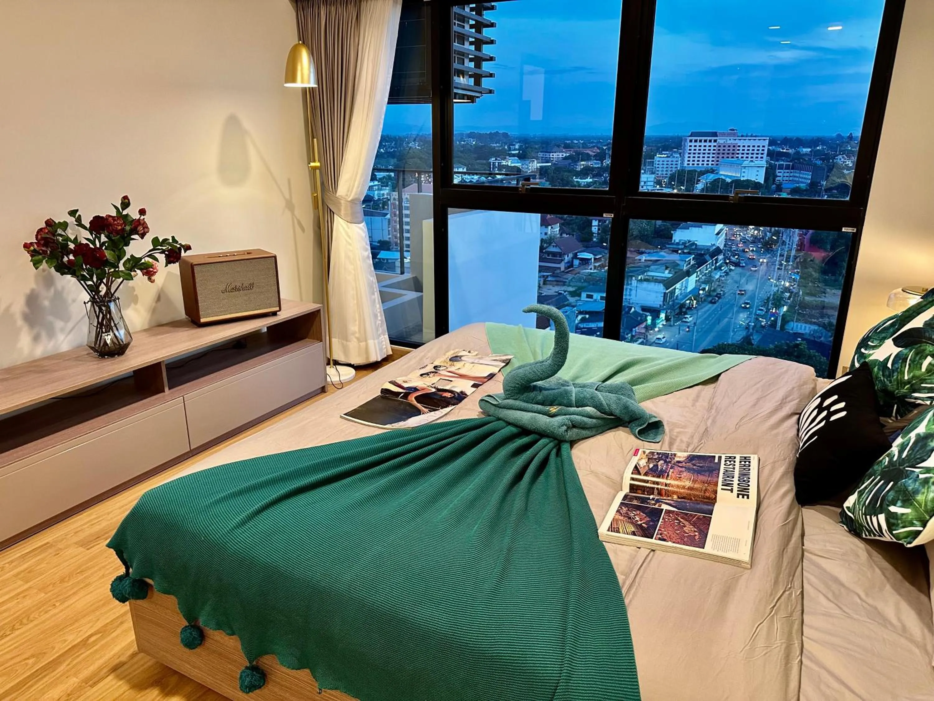 Bed in Astra Sky River Paronama Pool Luxury Changklan Chiang Mai