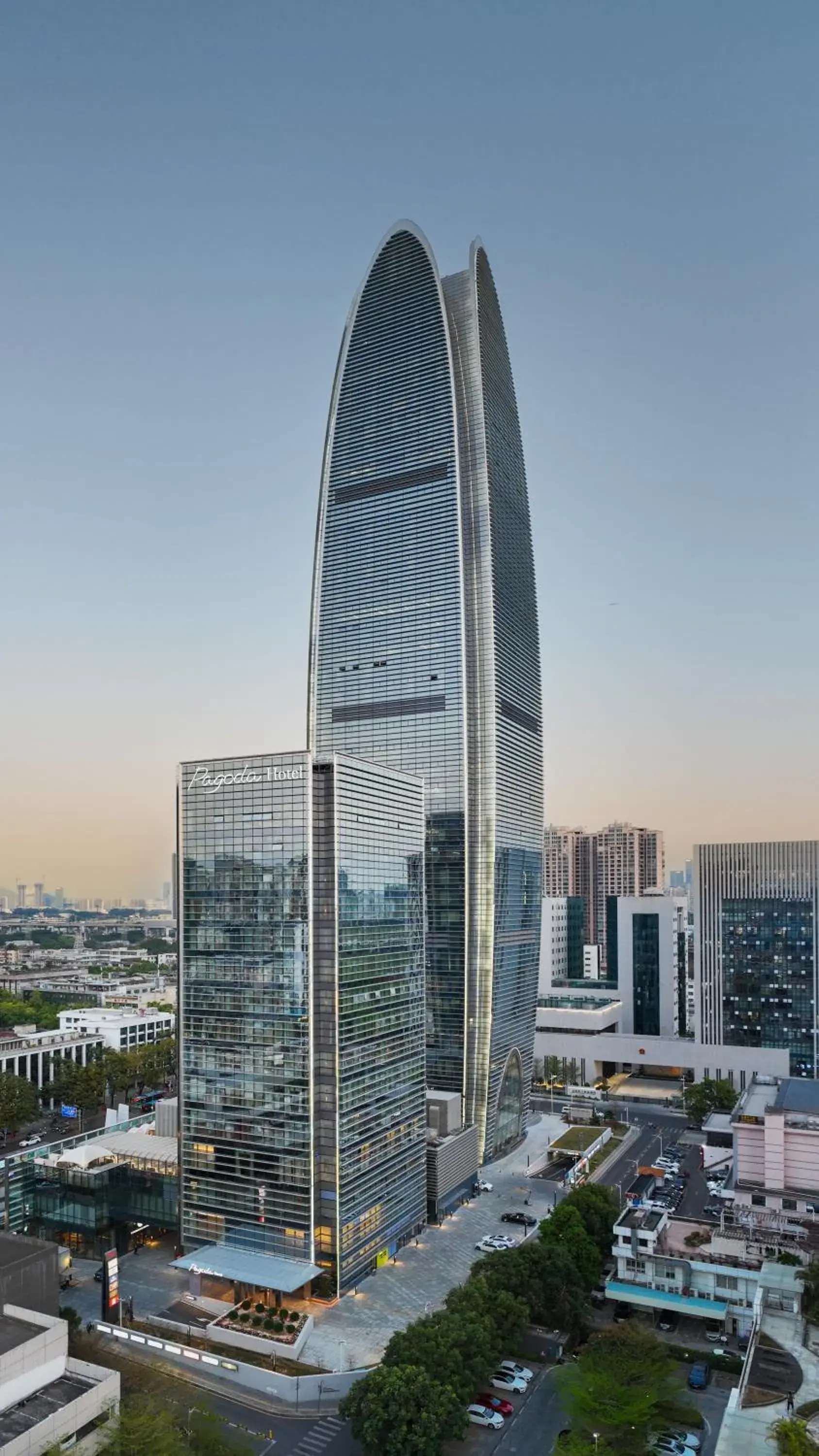 Property building in Pagoda Hotel Shenzhen Familytrip&BusinessTravel Property building in Pagoda Hotel Shenzhen Familytrip&BusinessTravel