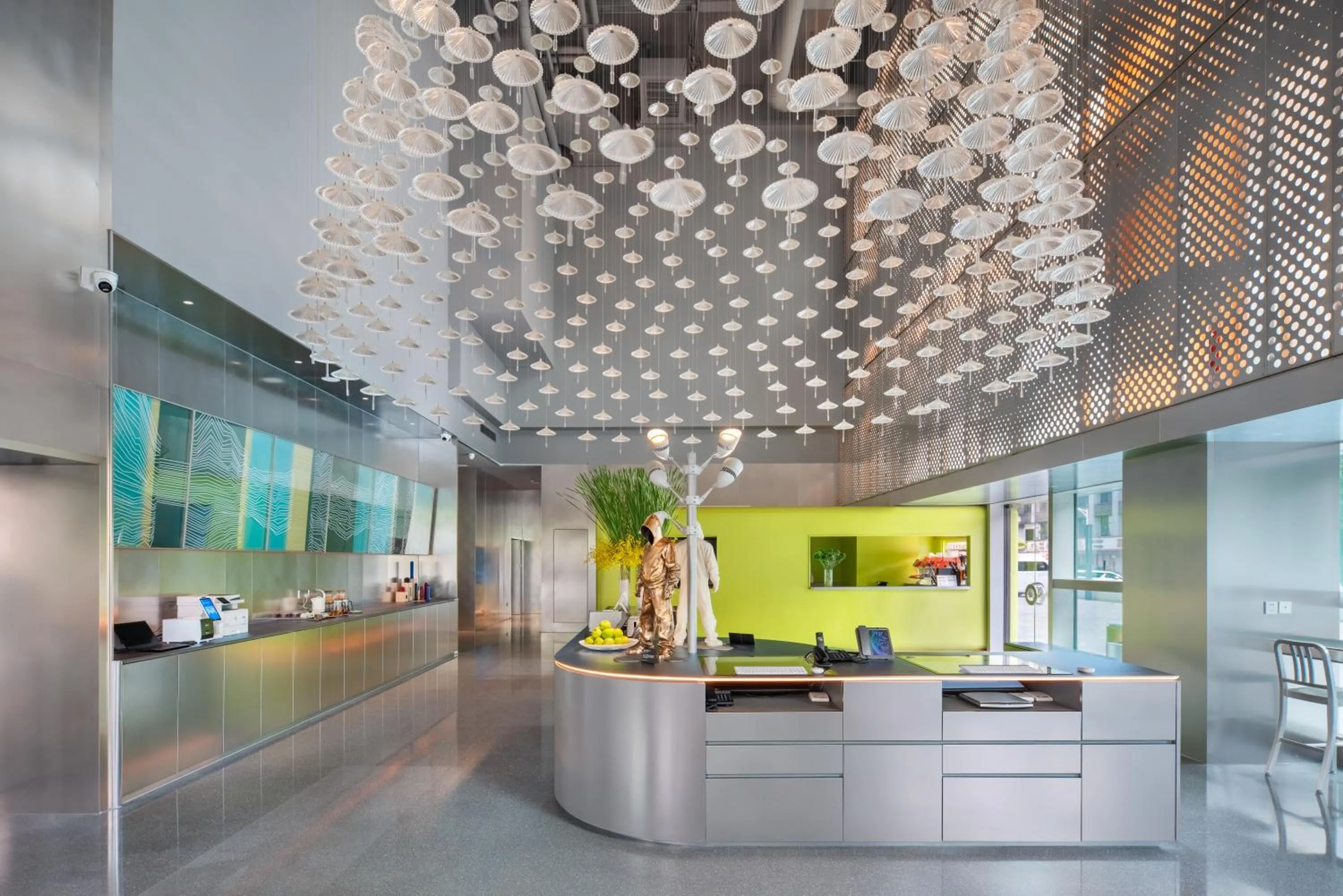 Lobby or reception in Pagoda Hotel Shenzhen Familytrip&BusinessTravel