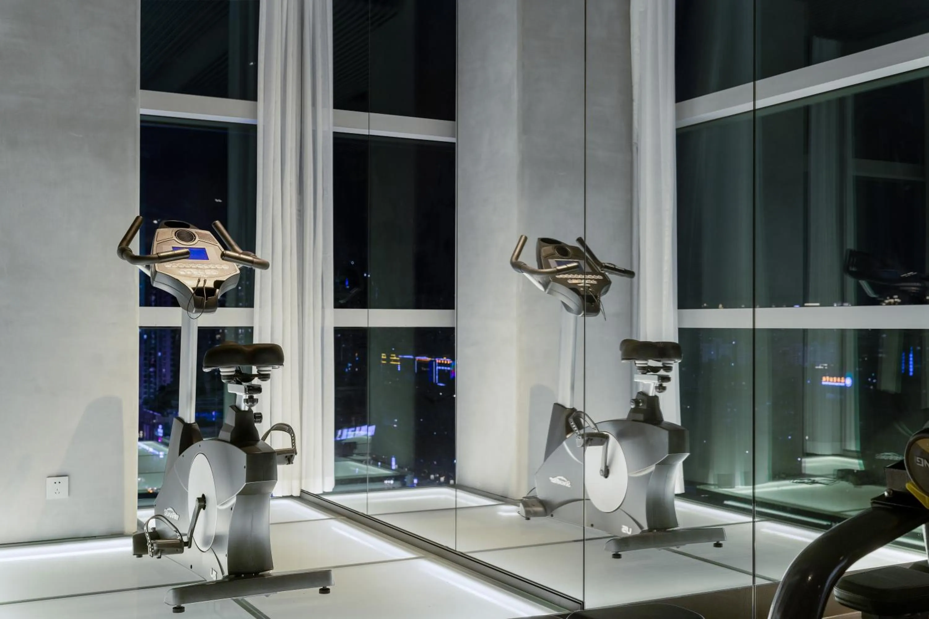 Fitness centre/facilities in Pagoda Hotel Shenzhen Familytrip&BusinessTravel