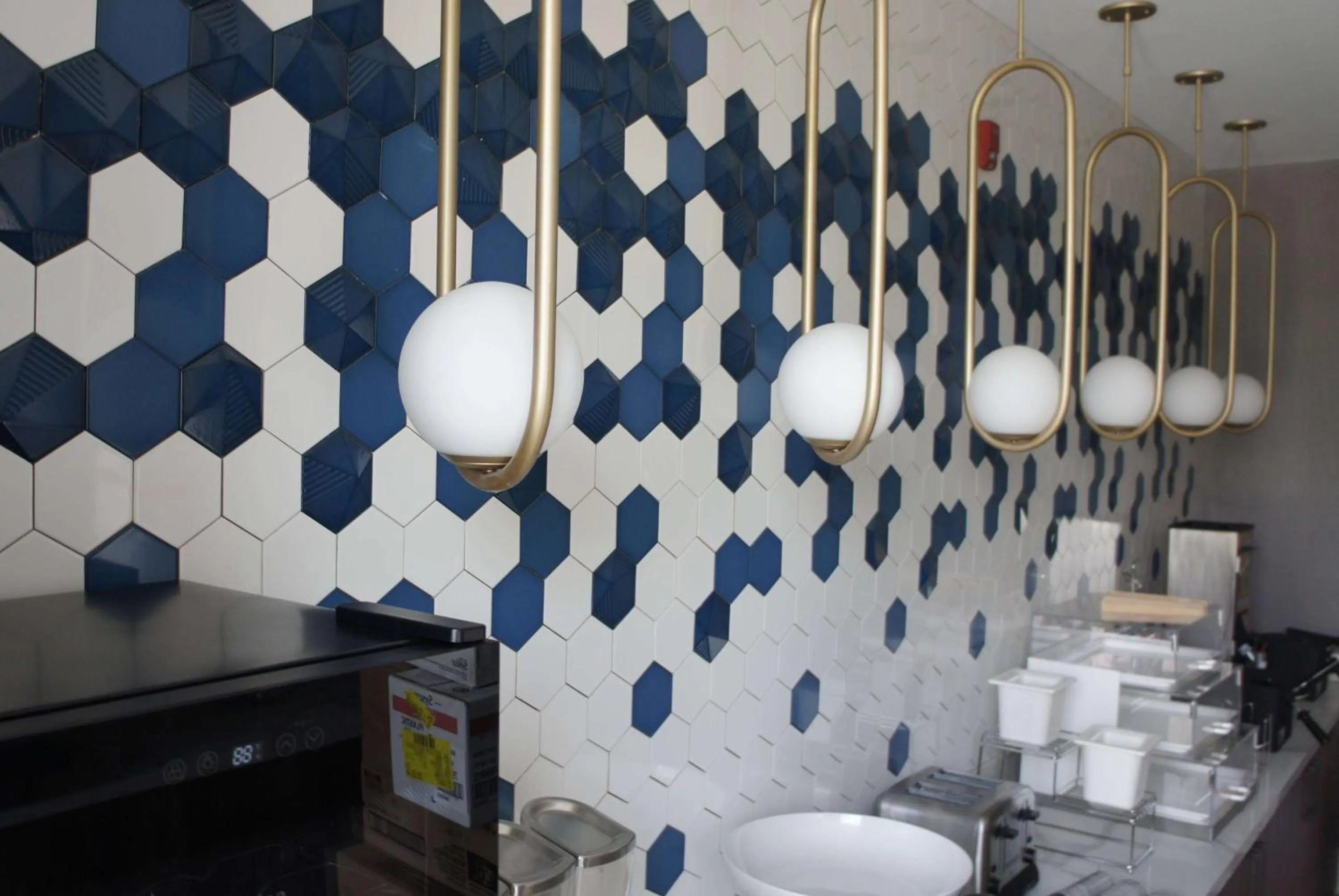 Breakfast in La Quinta Inn & Suites by Wyndham Manchester - Arnold AFB