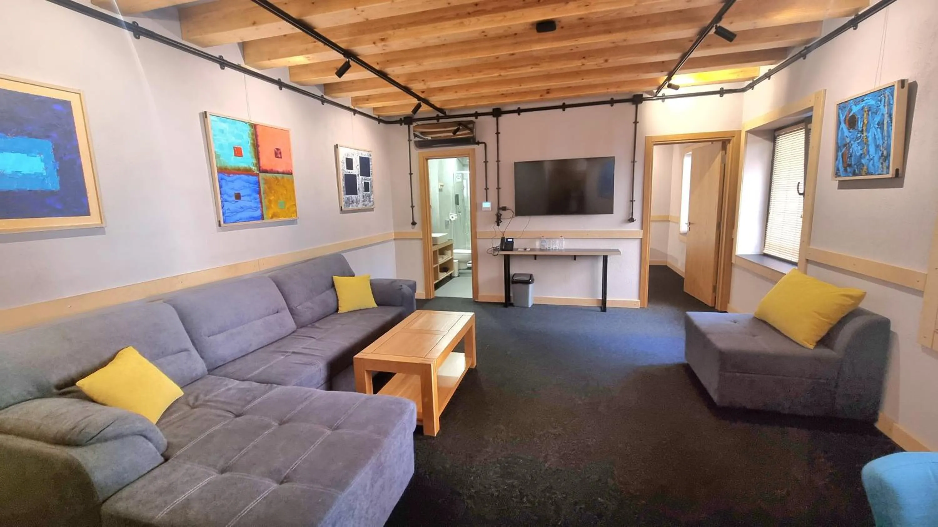 TV and multimedia in Art Hotel 158