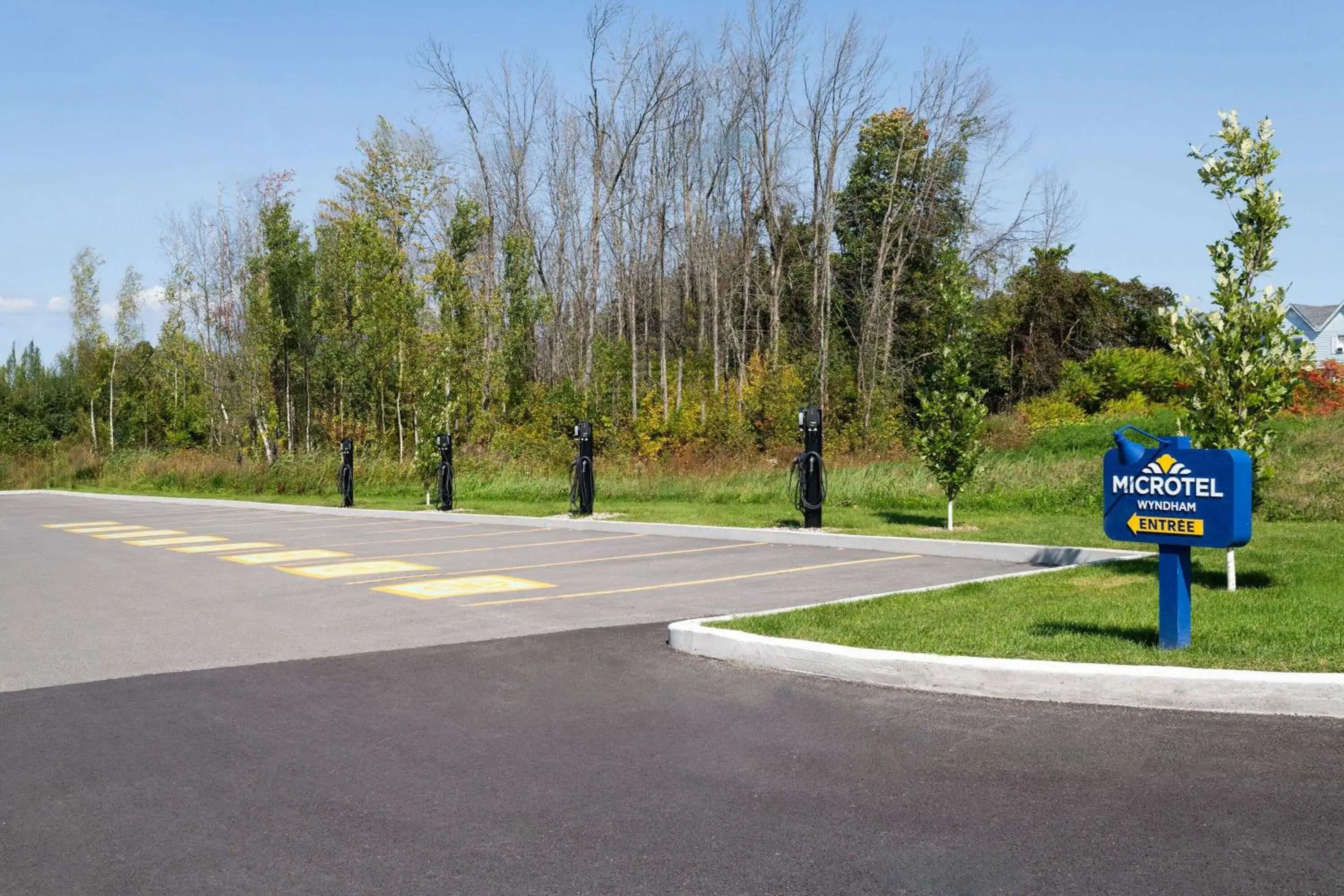 Property building in Microtel Inn & Suites by Wyndham Lachute Property building in Microtel Inn & Suites by Wyndham Lachute