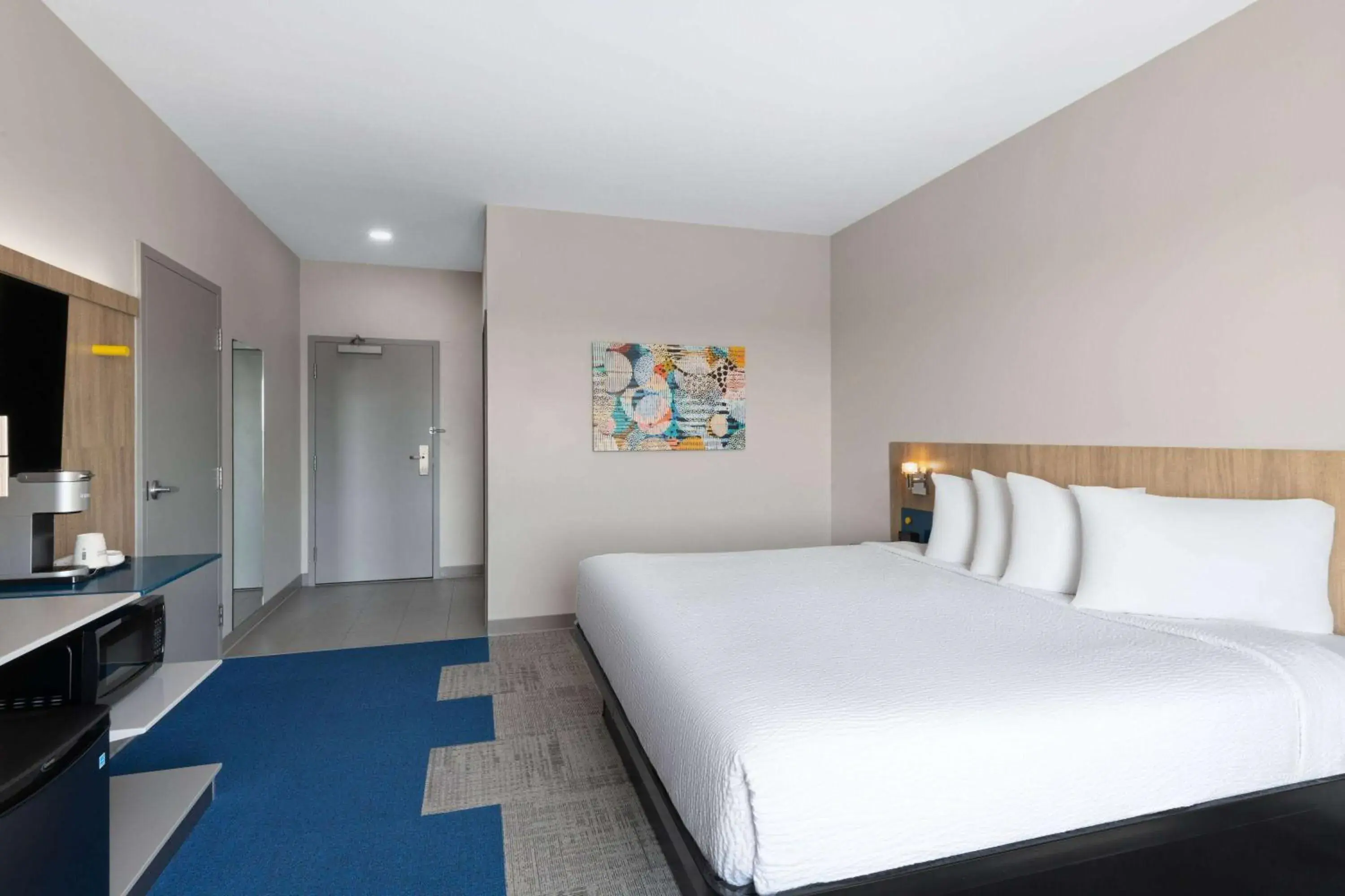 Photo of the whole room, Bed in Microtel Inn & Suites by Wyndham Lachute Photo of the whole room, Bed in Microtel Inn & Suites by Wyndham Lachute