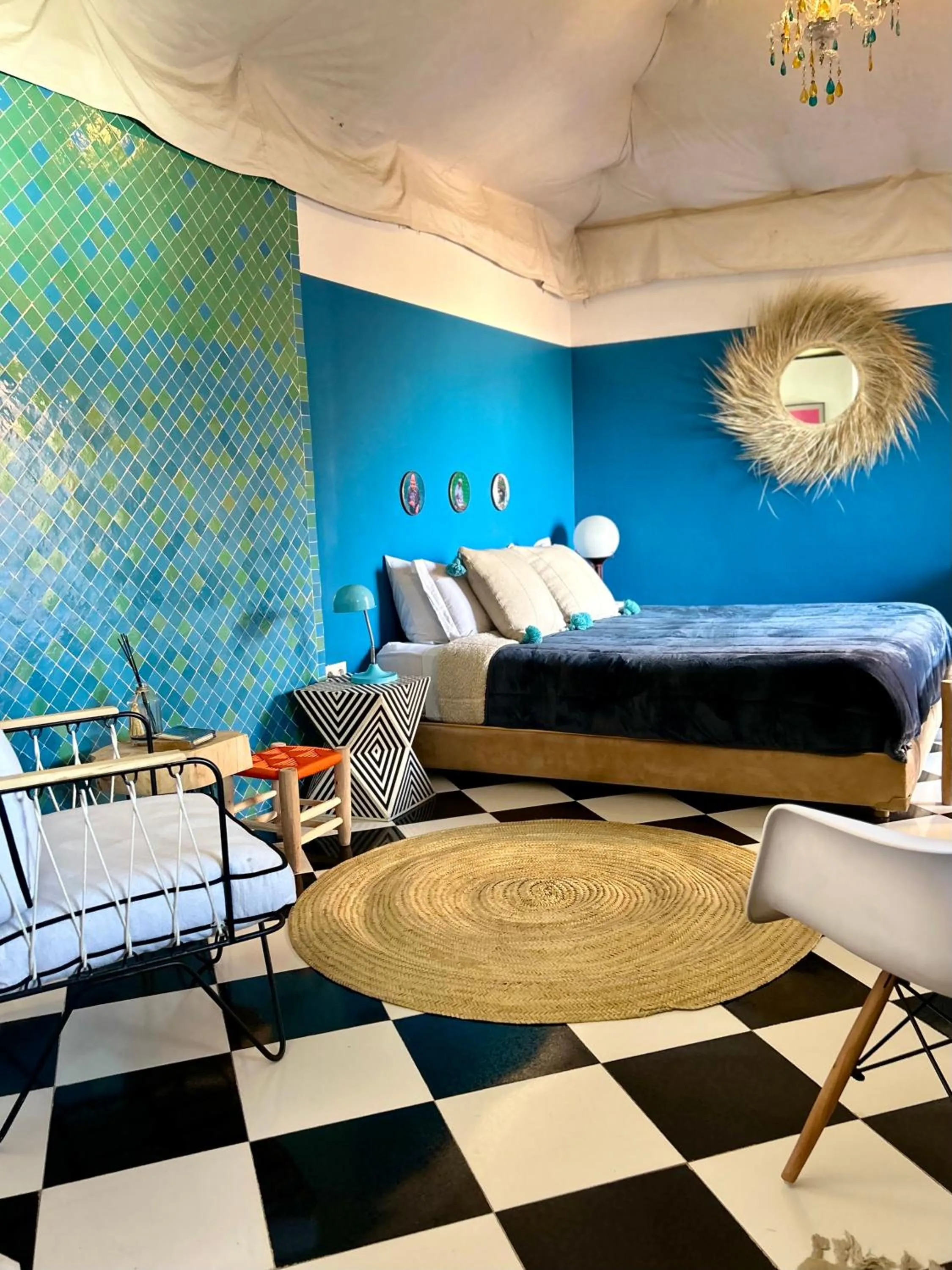 Bed in Riad Lauriers Blancs