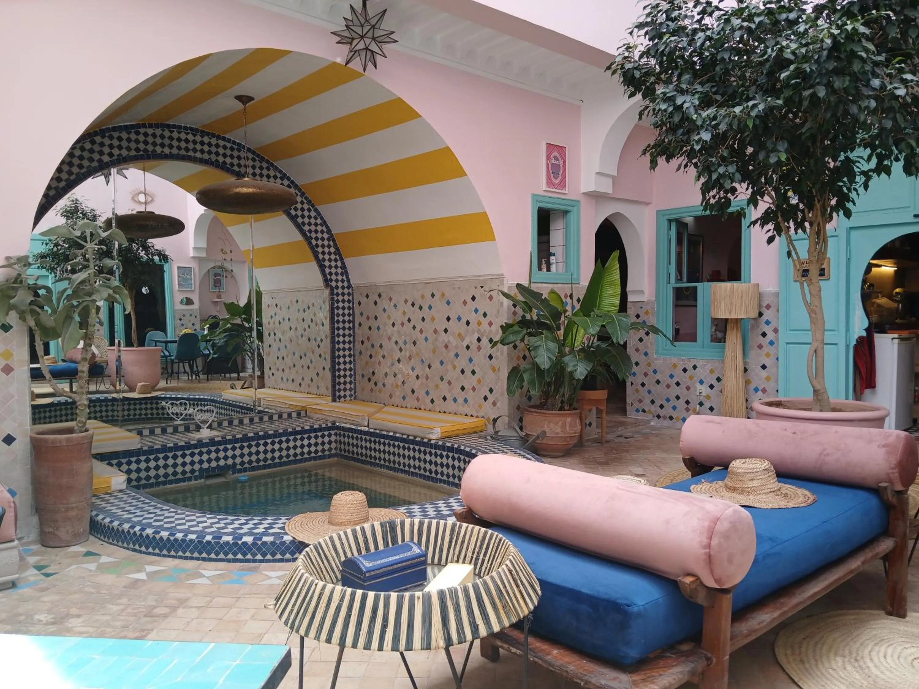 Swimming pool in Riad Lauriers Blancs
